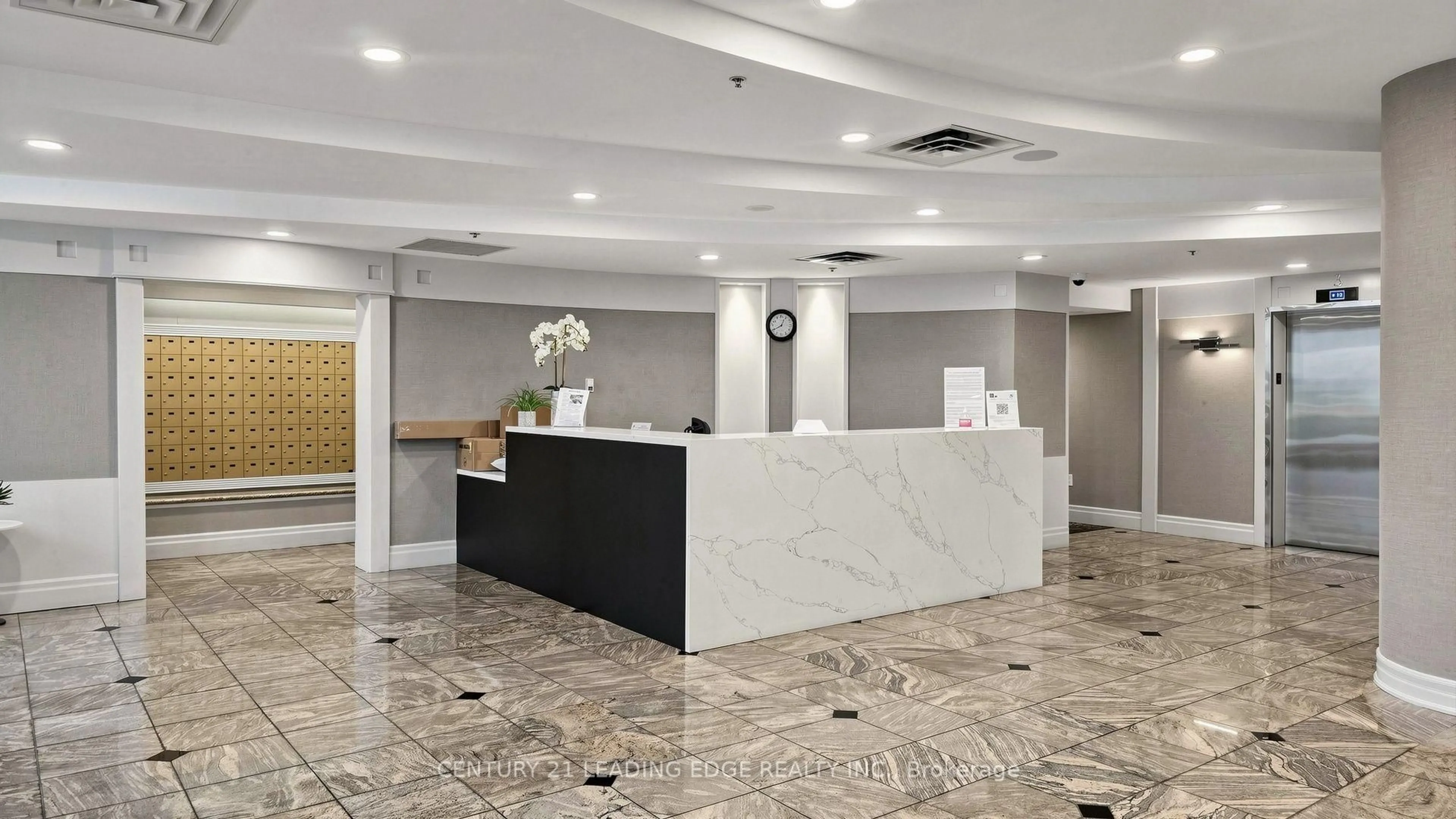 Lobby for 39 Oneida Cres #212, Richmond Hill Ontario L4B 4T9