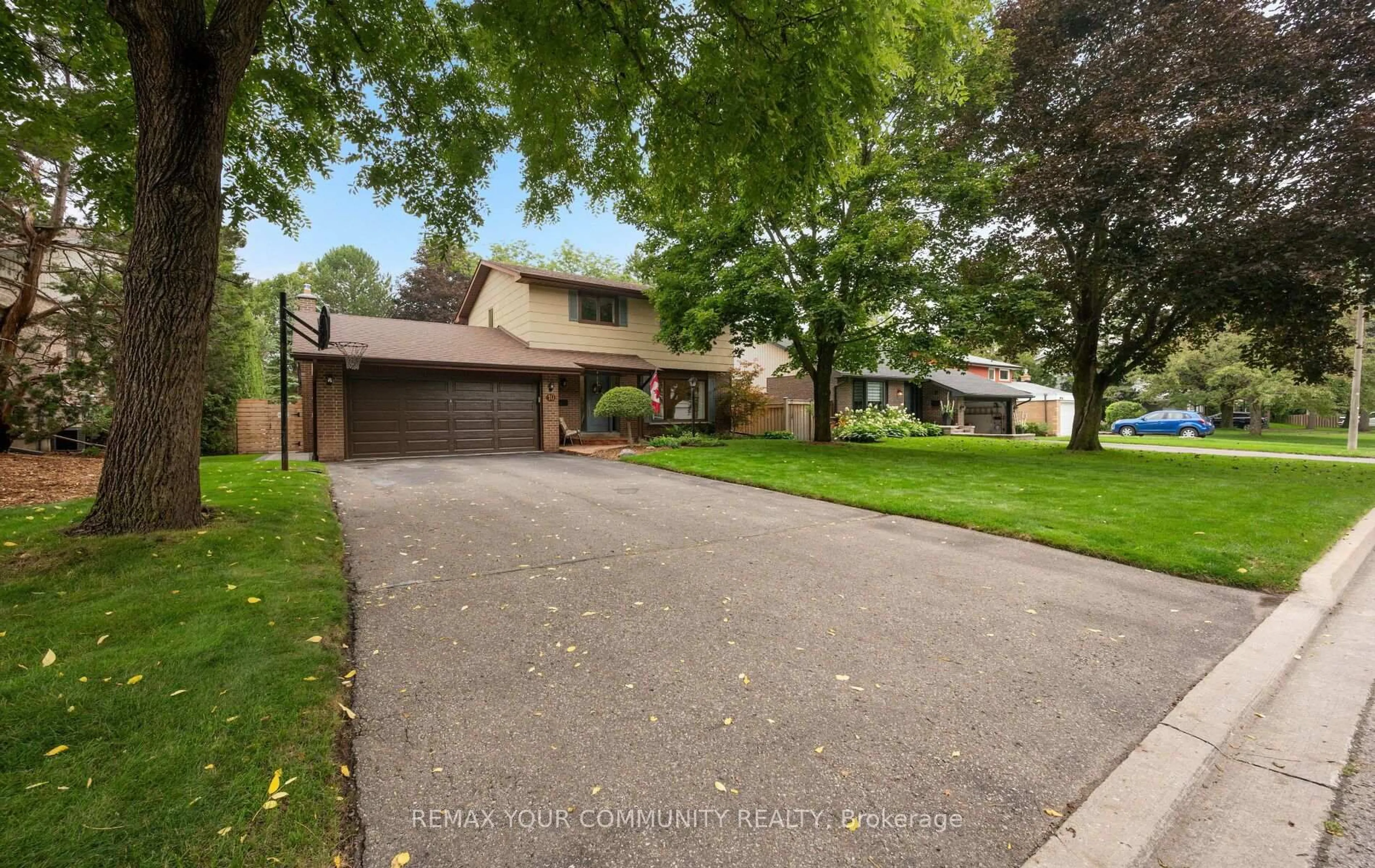 Unknown for 10 Glenview Dr, Aurora Ontario L4G 2G8