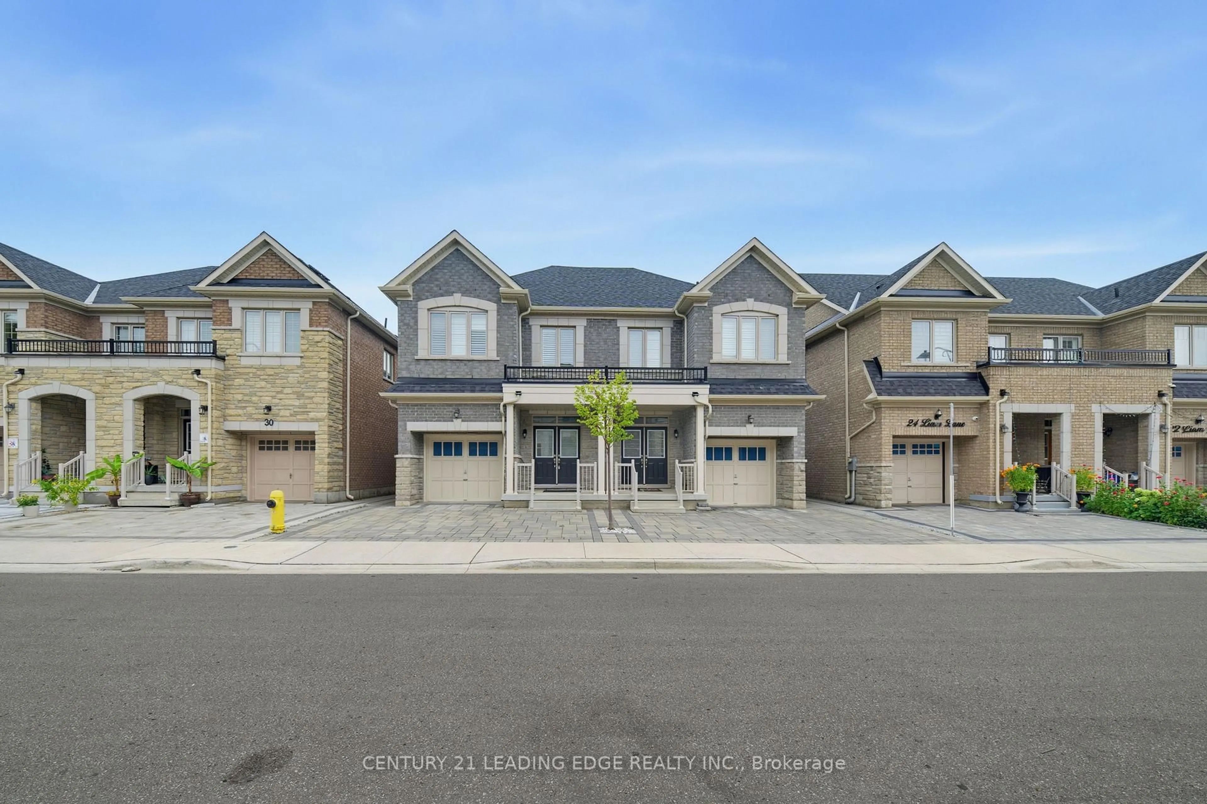 A pic from outside/outdoor area/front of a property/back of a property/a pic from drone, street for 28 Liam Lane, Markham Ontario L3S 0E8