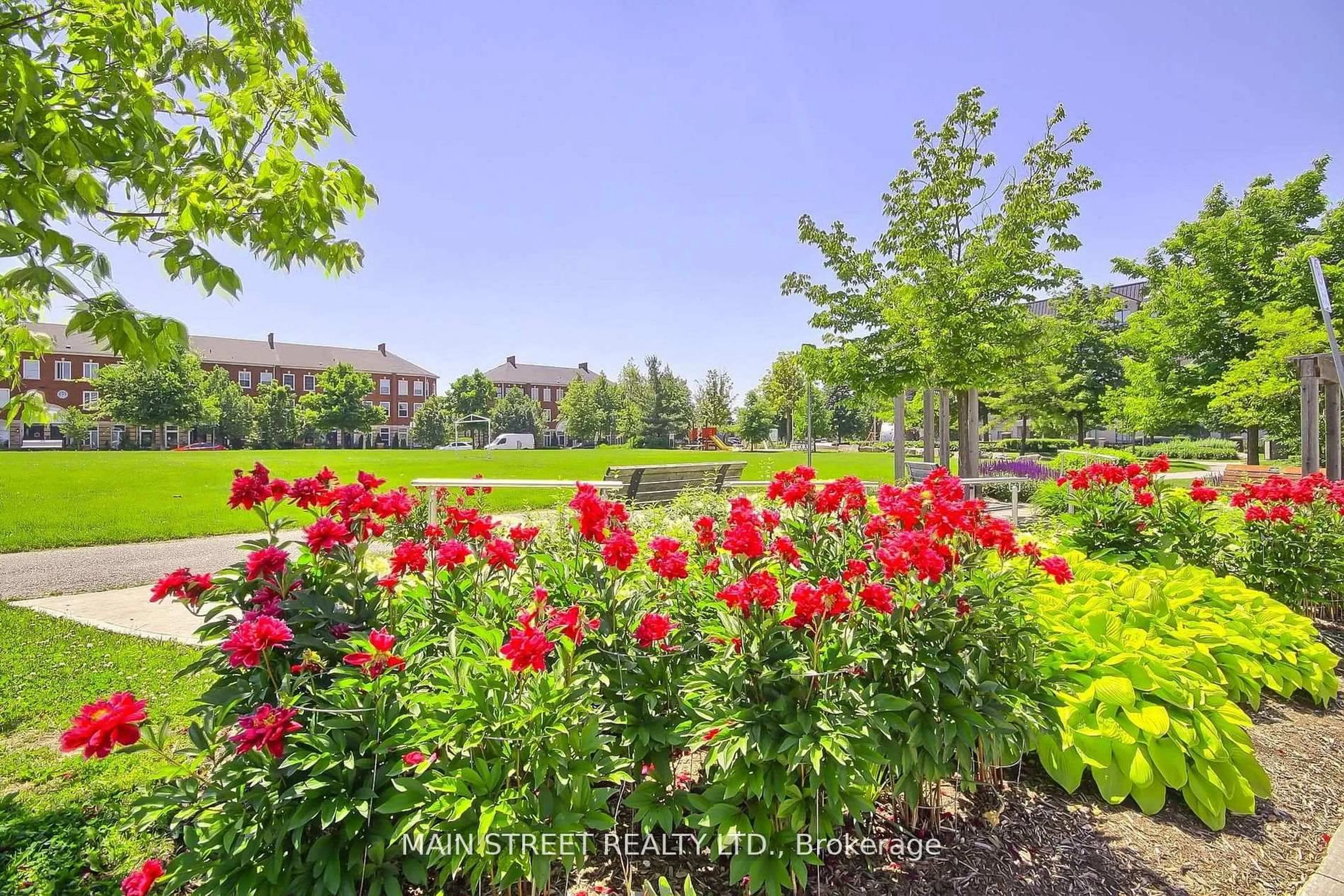 Patio, unknown for 111 Civic Square Gate #619, Aurora Ontario L4G 0S6