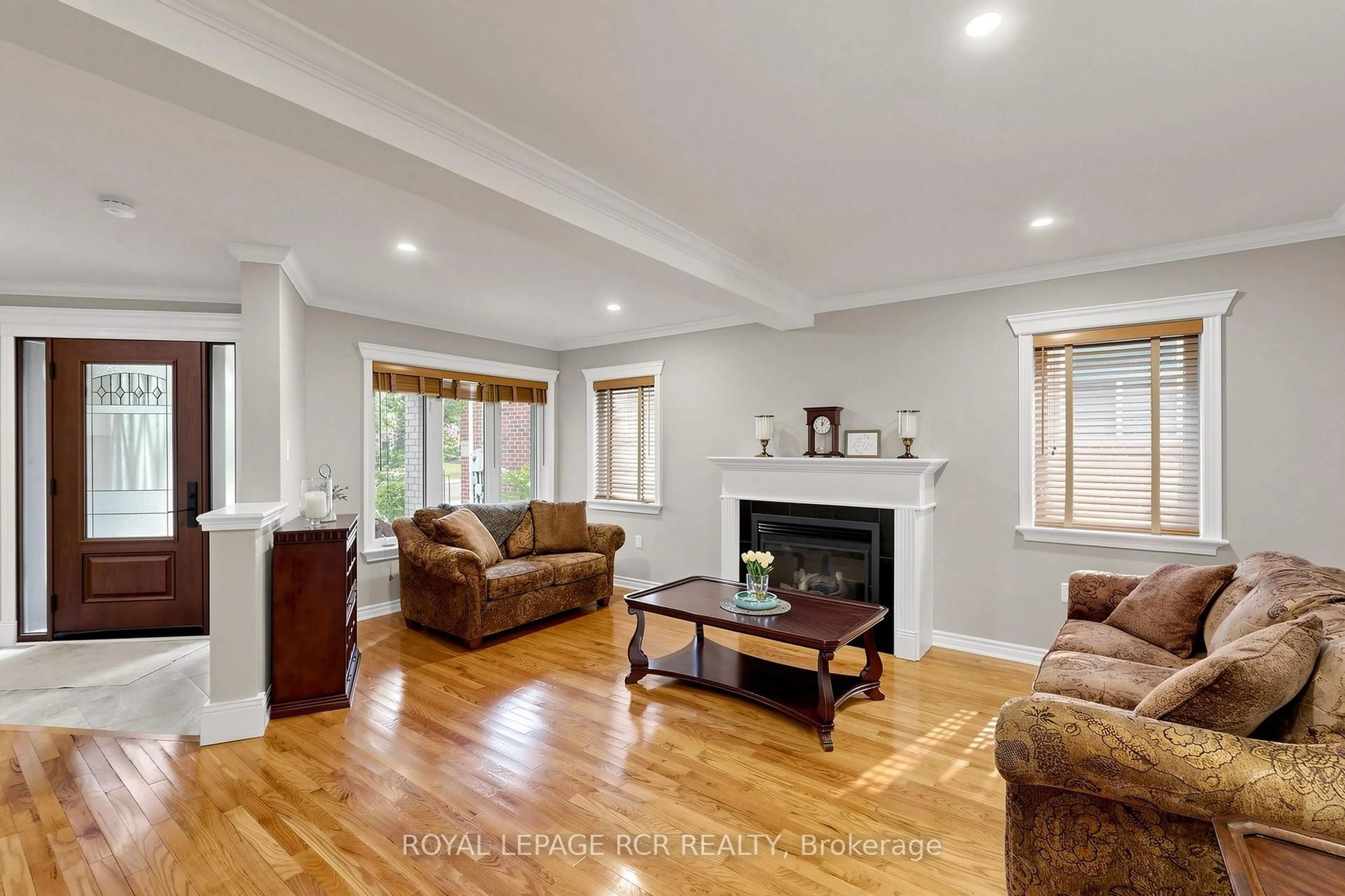 Living room with furniture, unknown for 28 Roughley St, Bradford West Gwillimbury Ontario L3Z 3B2