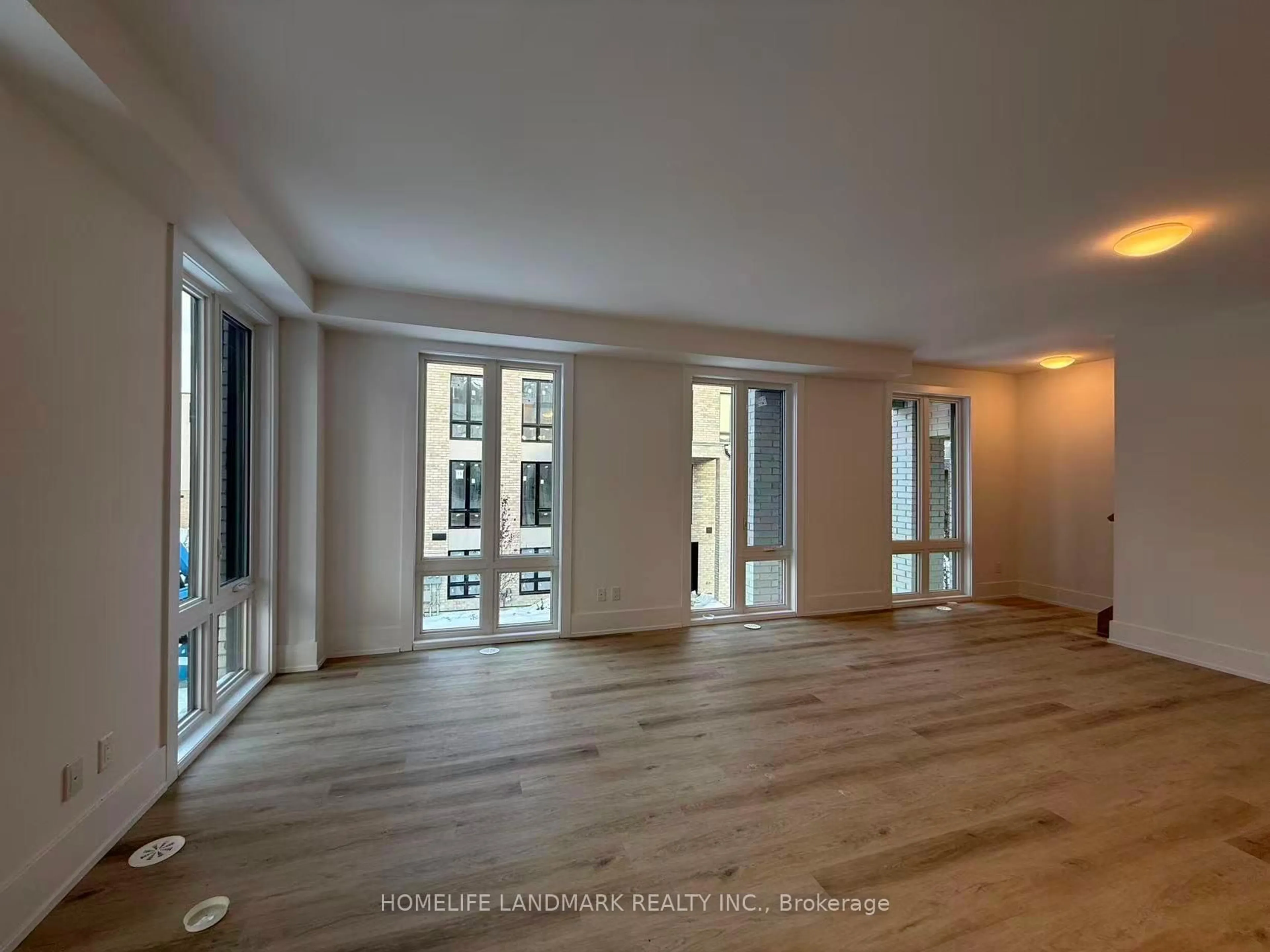 A pic of a room for 5 Kerns Lane, Richmond Hill Ontario L4E 1M1