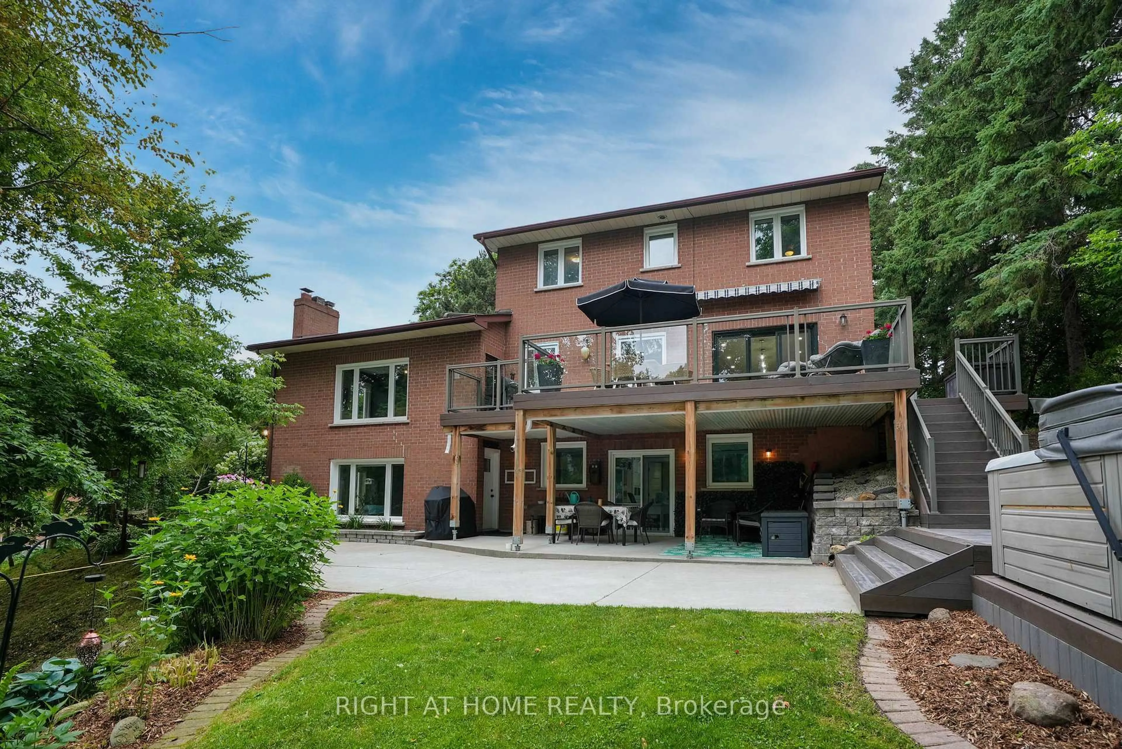 Home with brick exterior material, unknown for 3421 13 Line, Bradford West Gwillimbury Ontario L0L 1L0