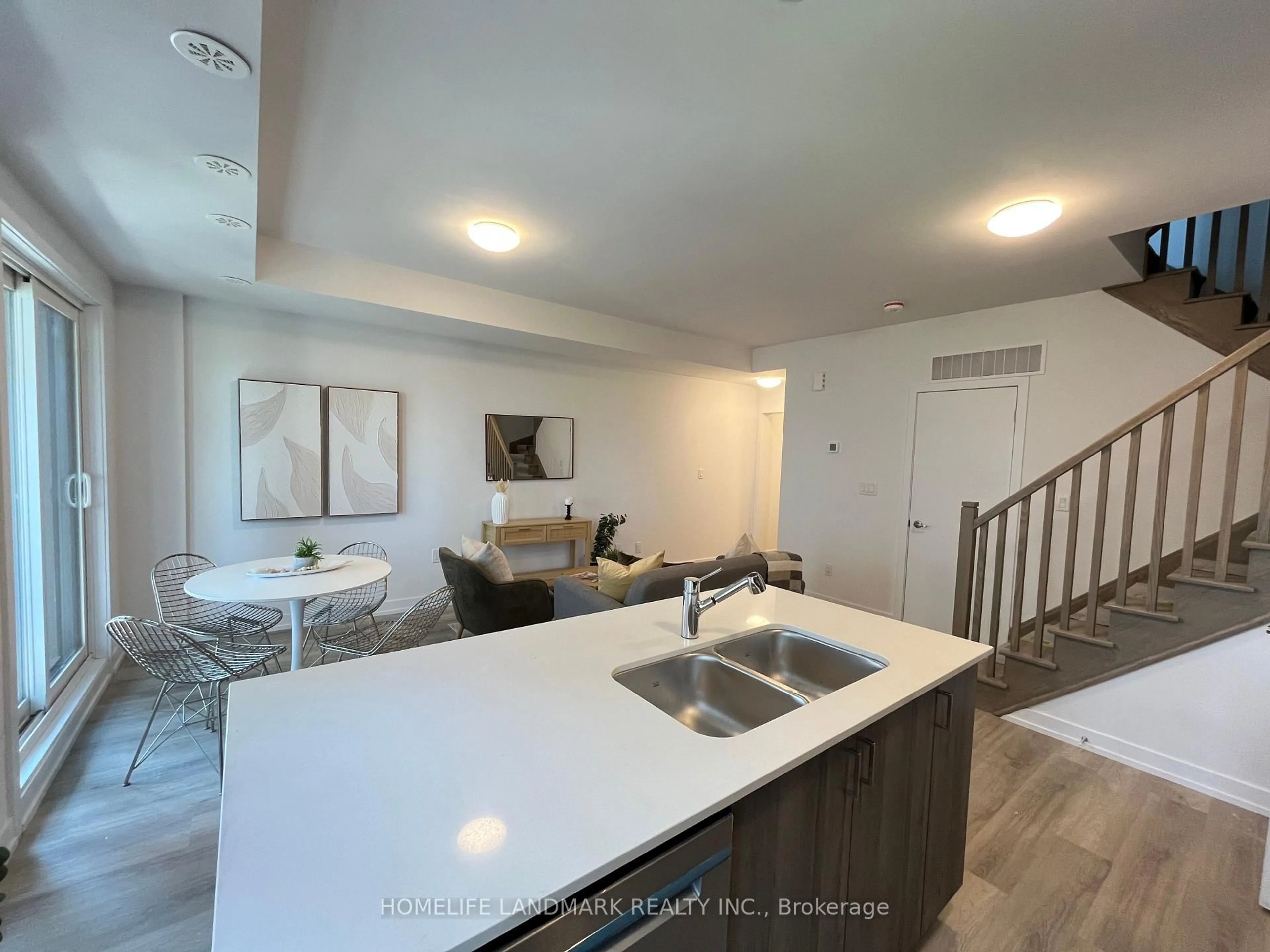 Open concept kitchen, unknown for 51 Jefferson Sdrd #106, Richmond Hill Ontario L4E 1M1