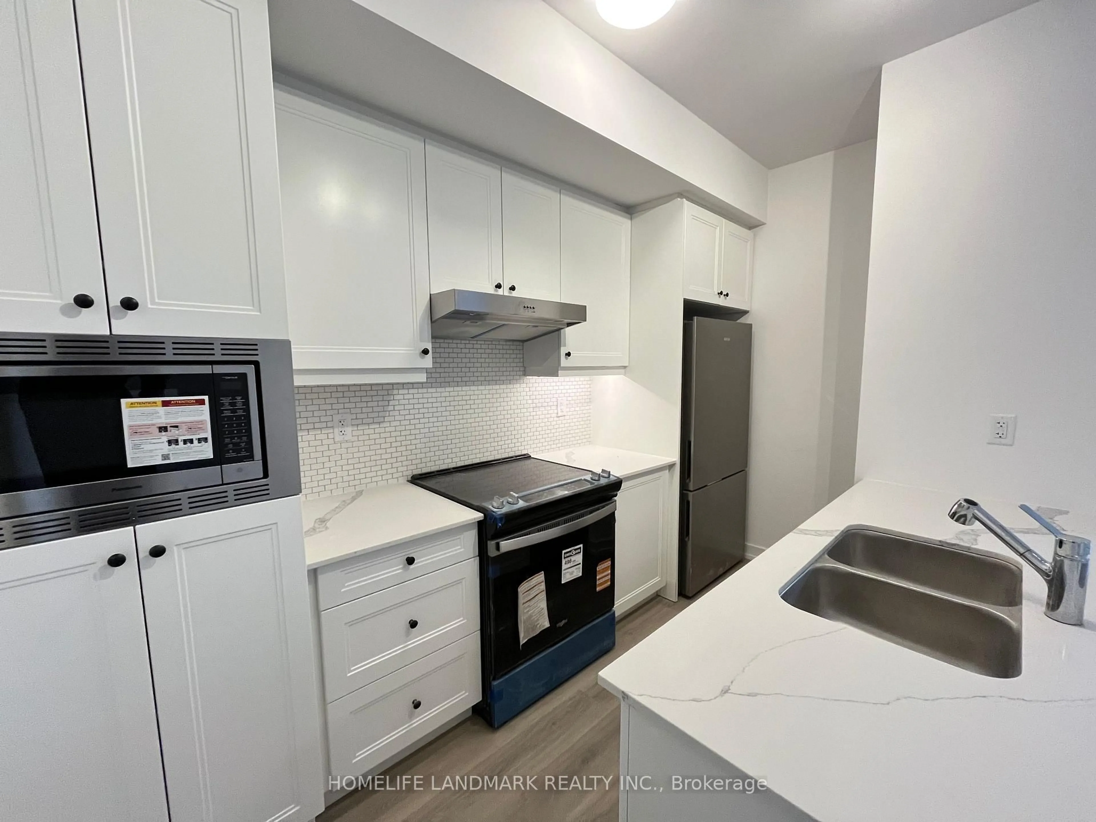 Standard kitchen, unknown for 51 Jefferson Sdrd #118, Richmond Hill Ontario L4E 1M1