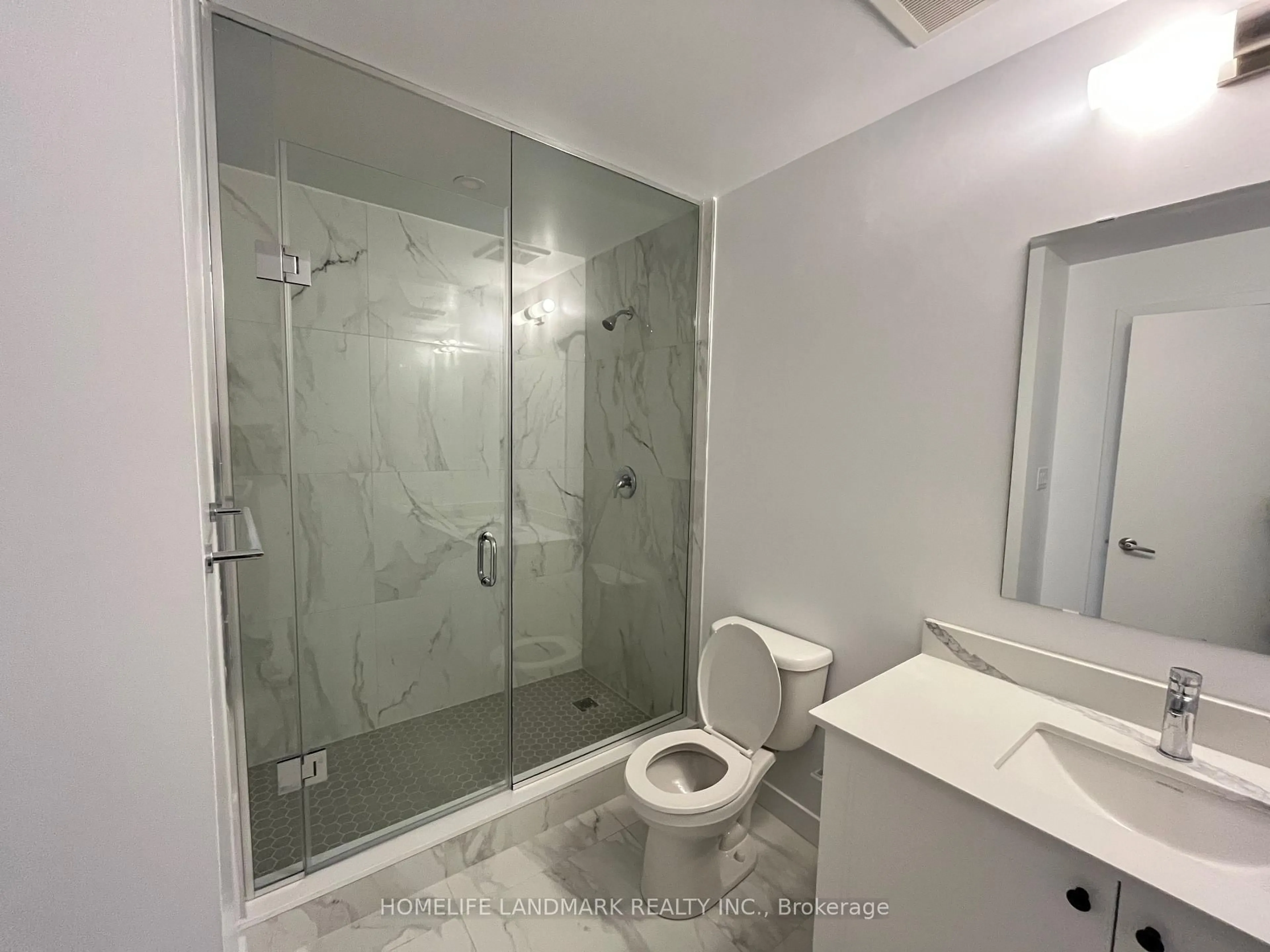 Standard bathroom, unknown for 51 Jefferson Sdrd #118, Richmond Hill Ontario L4E 1M1