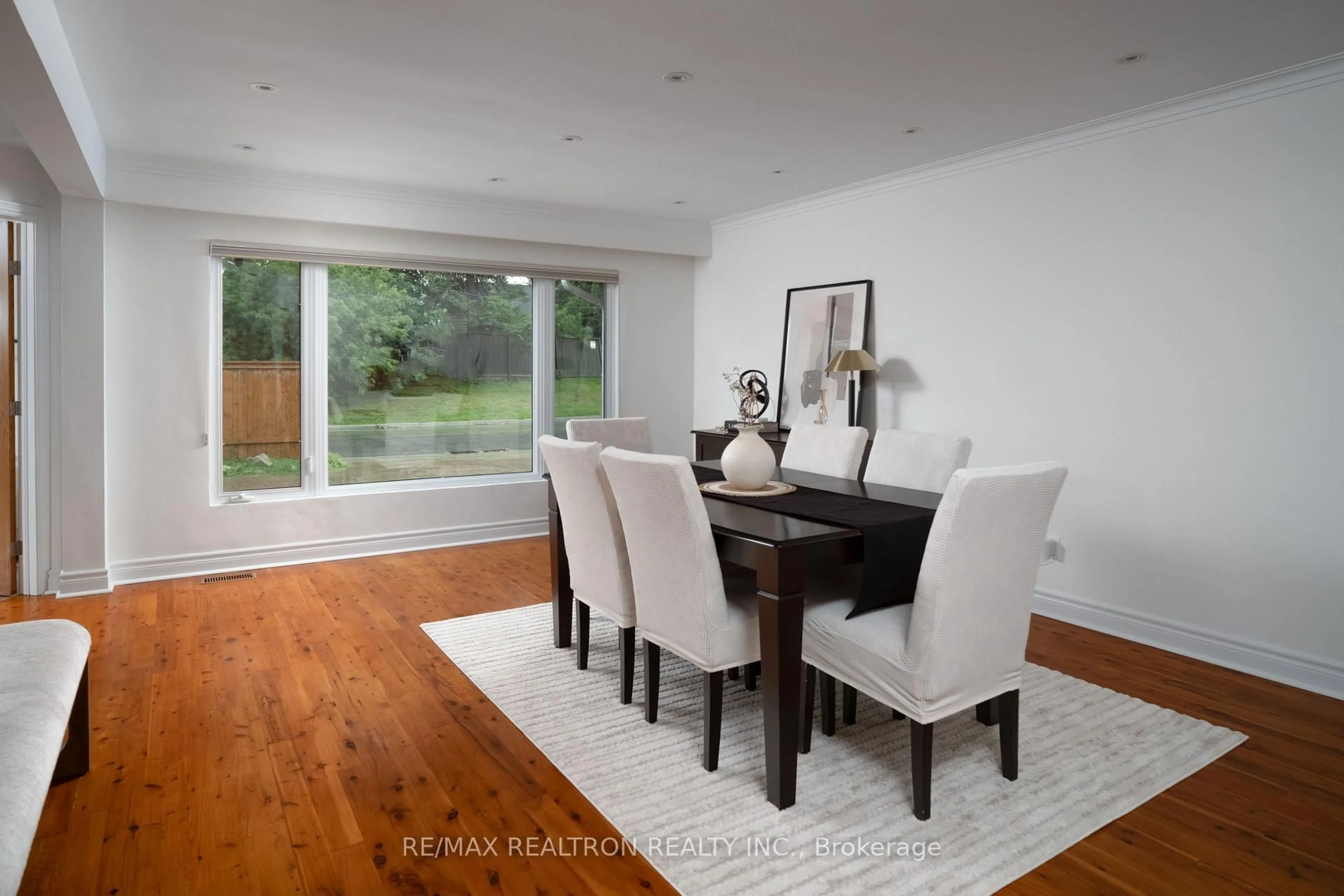 Dining room, wood/laminate floor for 132 Morgan Ave, Markham Ontario L3T 1R7