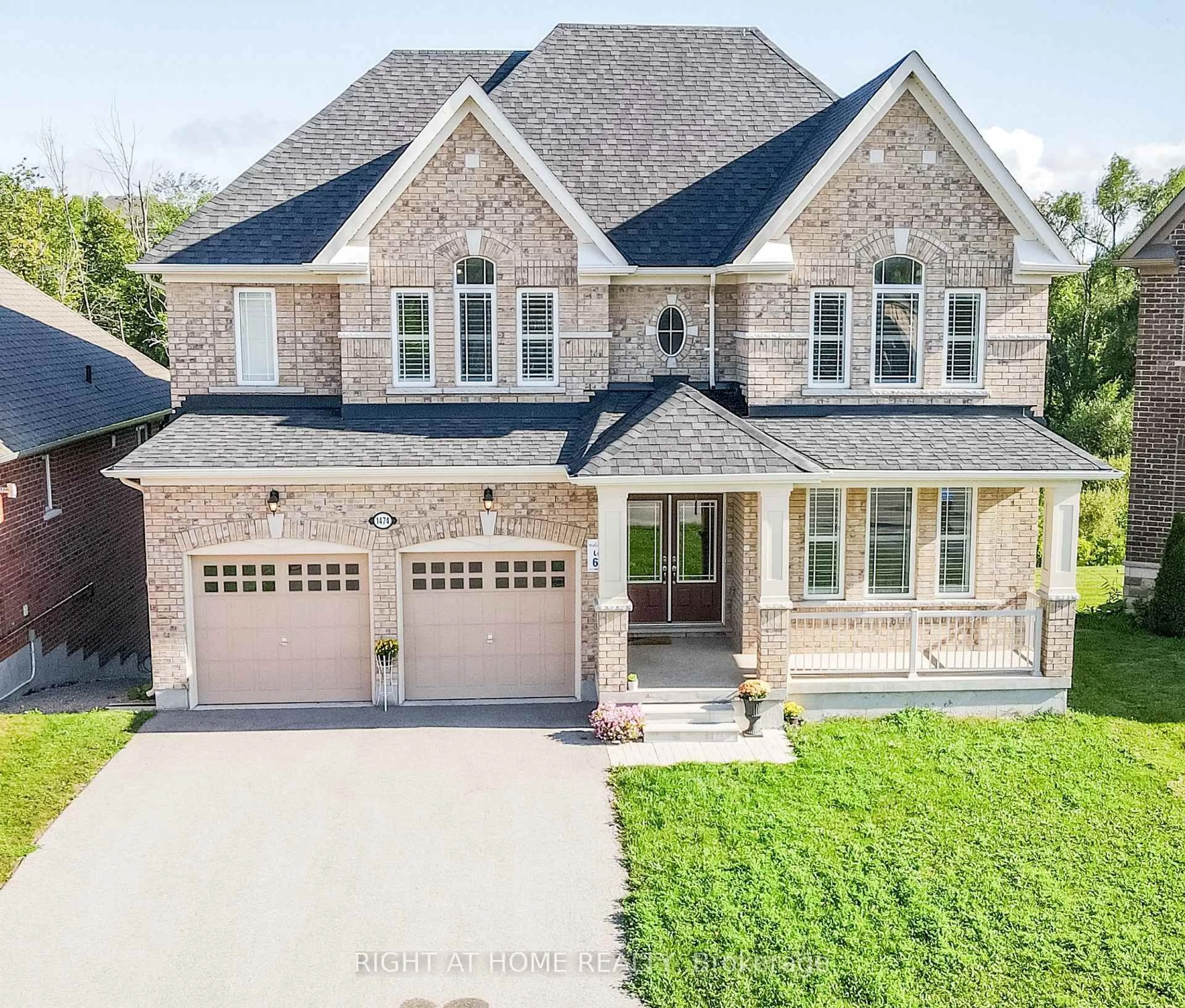 Home with brick exterior material, street for 1474 Simpkin Crt, Innisfil Ontario L0L 1W0