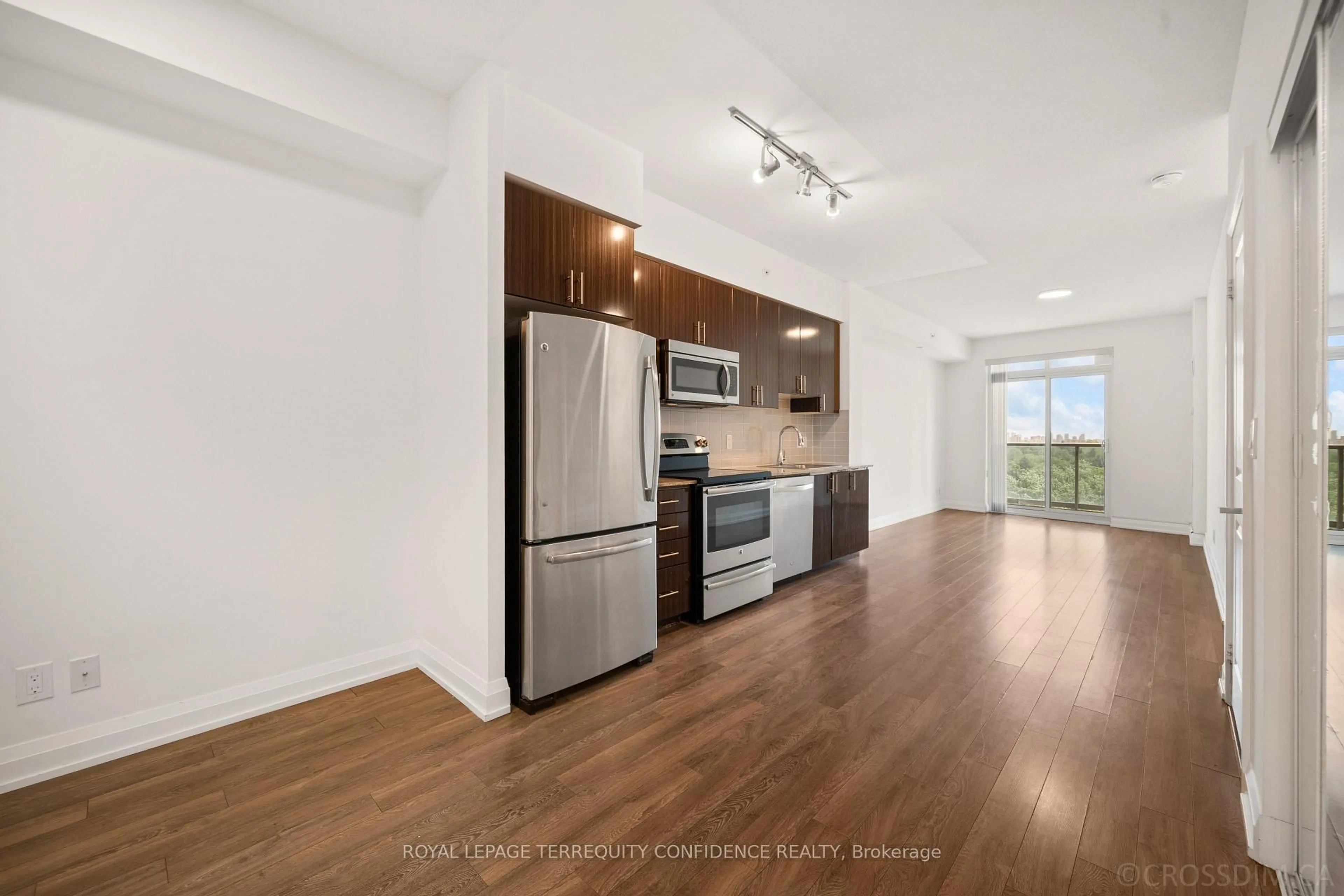 Unknown for 7161 Yonge St #727, Markham Ontario L3T 0C8