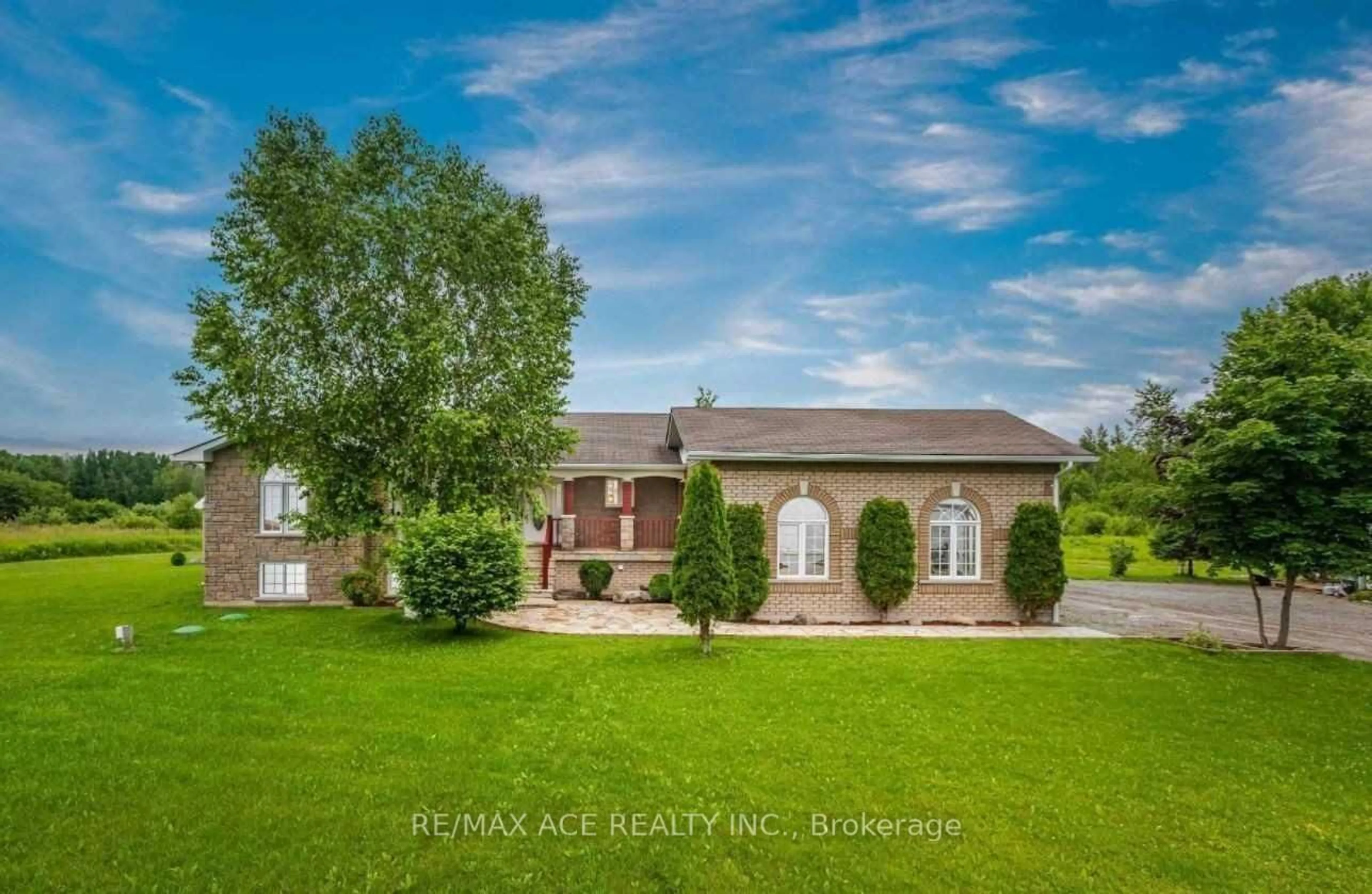 A pic from outside/outdoor area/front of a property/back of a property/a pic from drone, building for 27234 Thorah Sdrd, Brock Ontario L0K 1A0