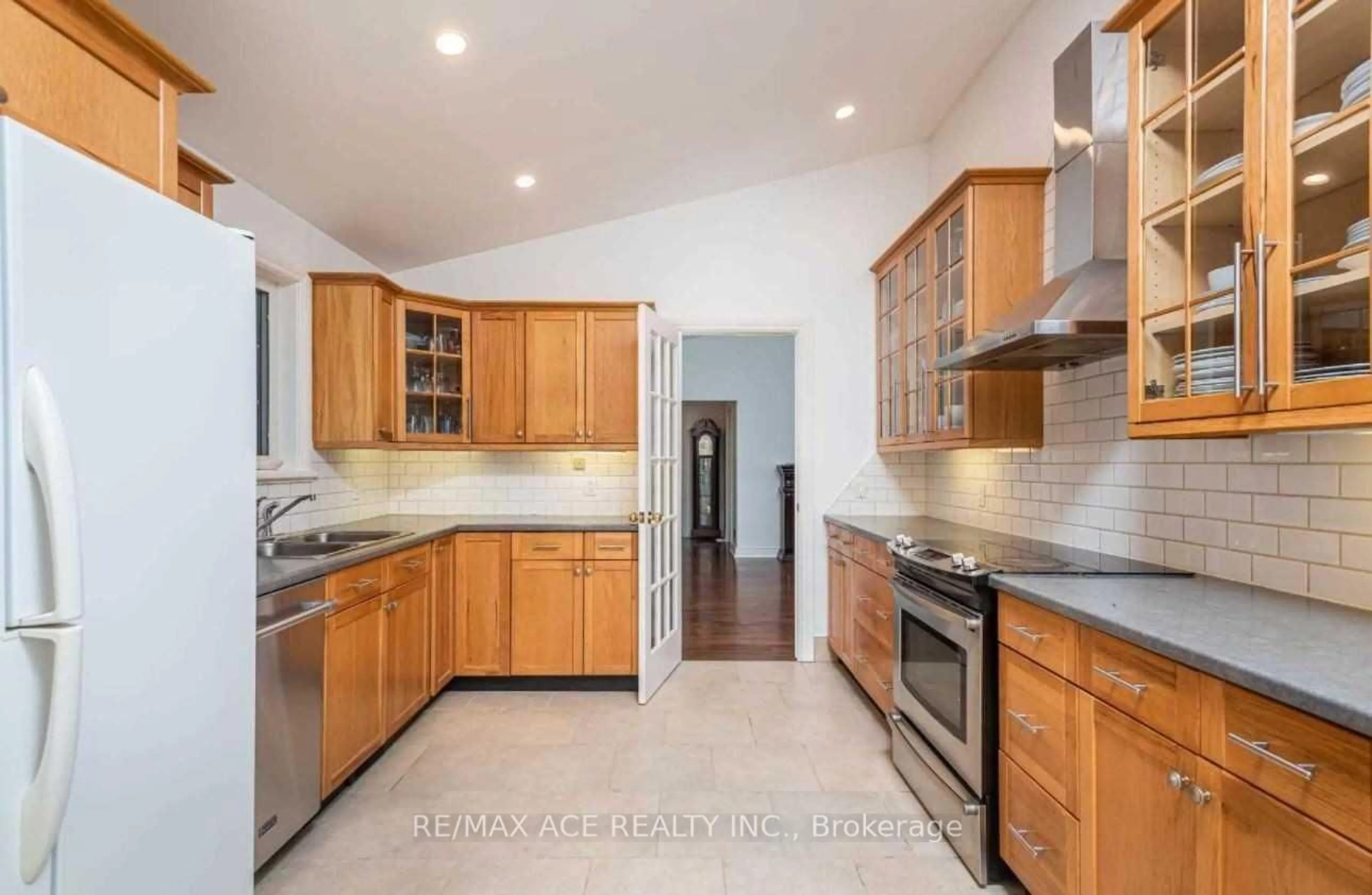 Open concept kitchen, ceramic/tile floor for 27234 Thorah Sdrd, Brock Ontario L0K 1A0