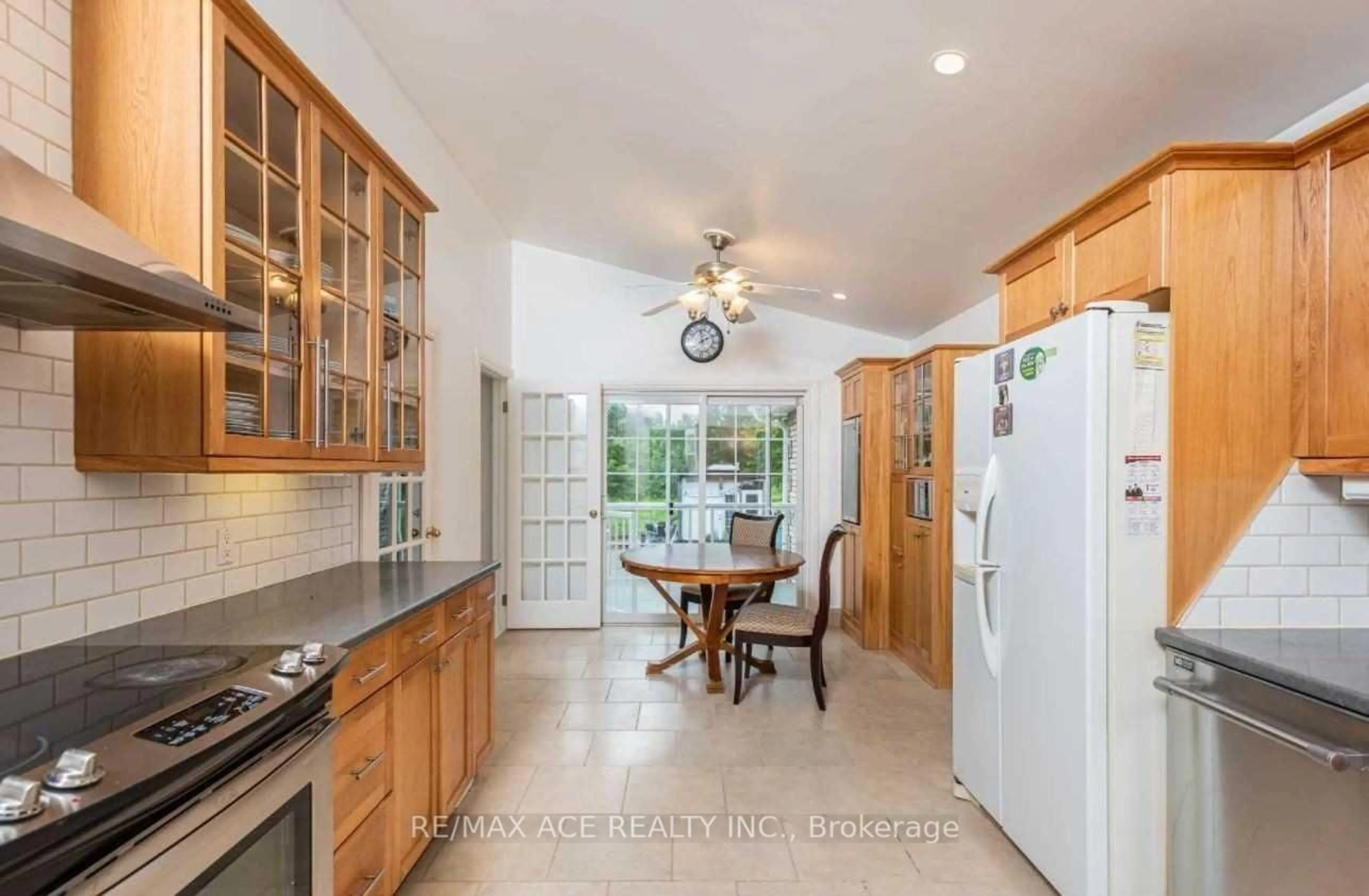 Open concept kitchen, ceramic/tile floor for 27234 Thorah Sdrd, Brock Ontario L0K 1A0
