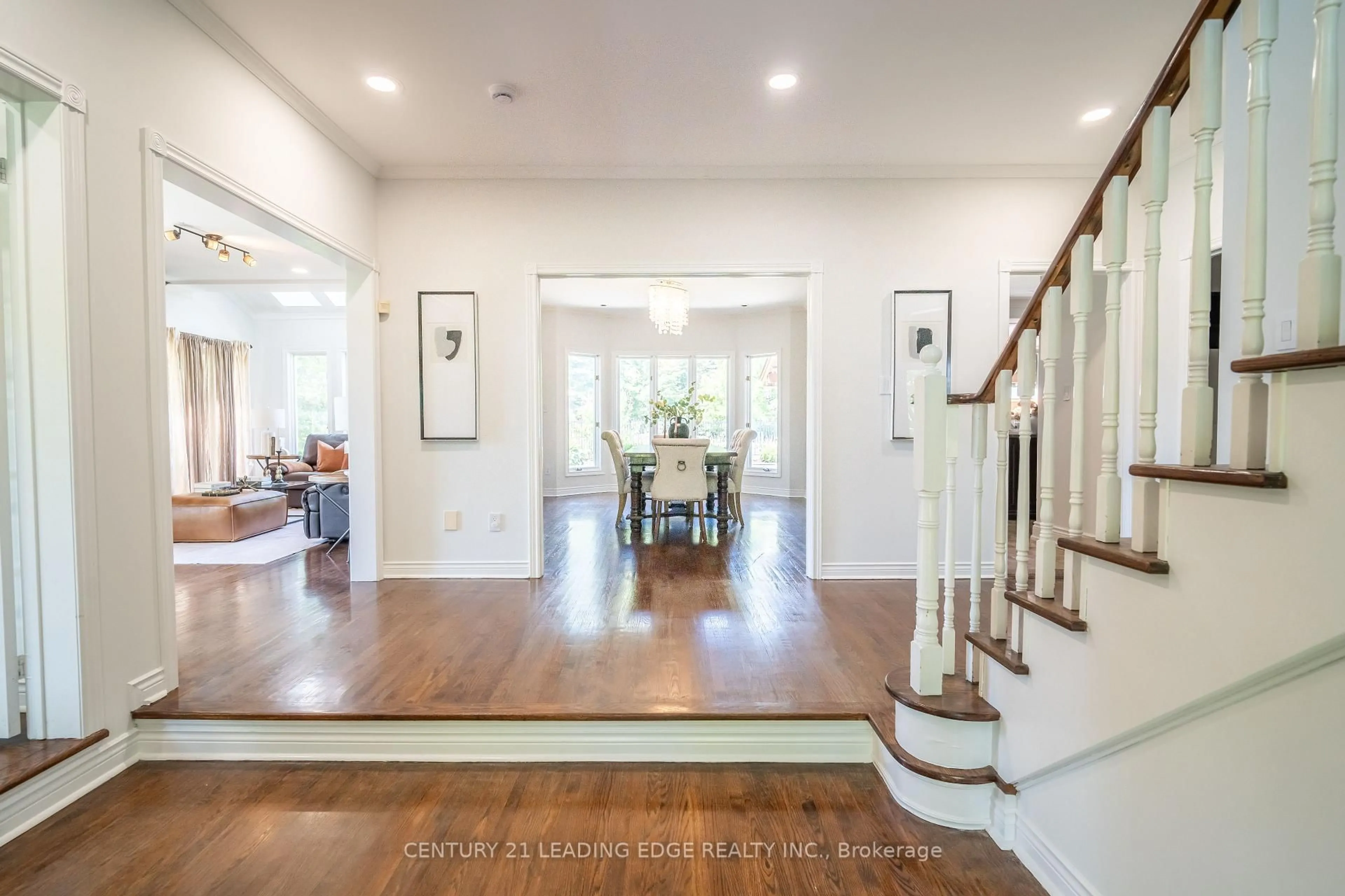 Indoor entryway for 6 Stonegate St, Whitchurch-Stouffville Ontario L0H 1G0