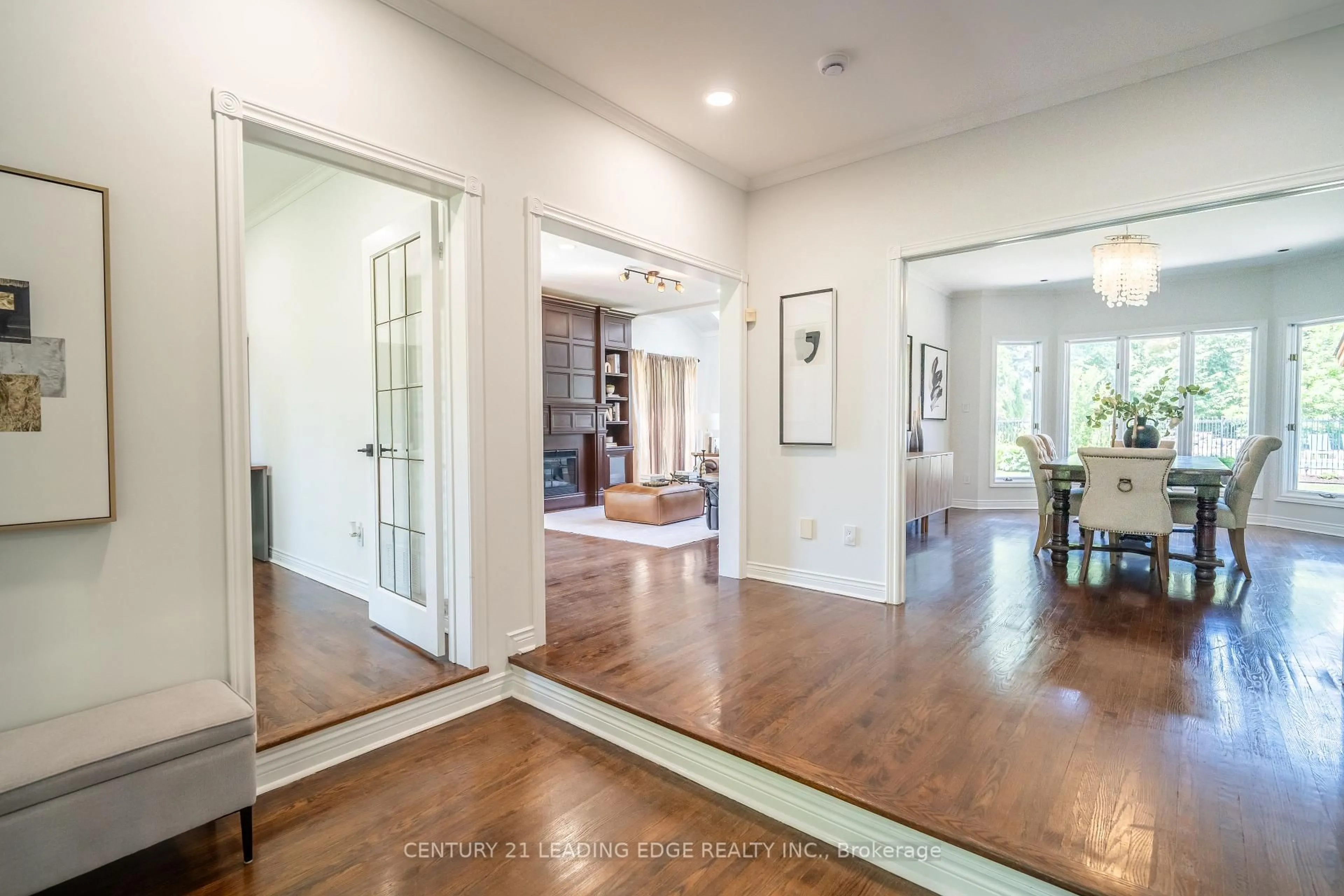 Indoor entryway for 6 Stonegate St, Whitchurch-Stouffville Ontario L0H 1G0