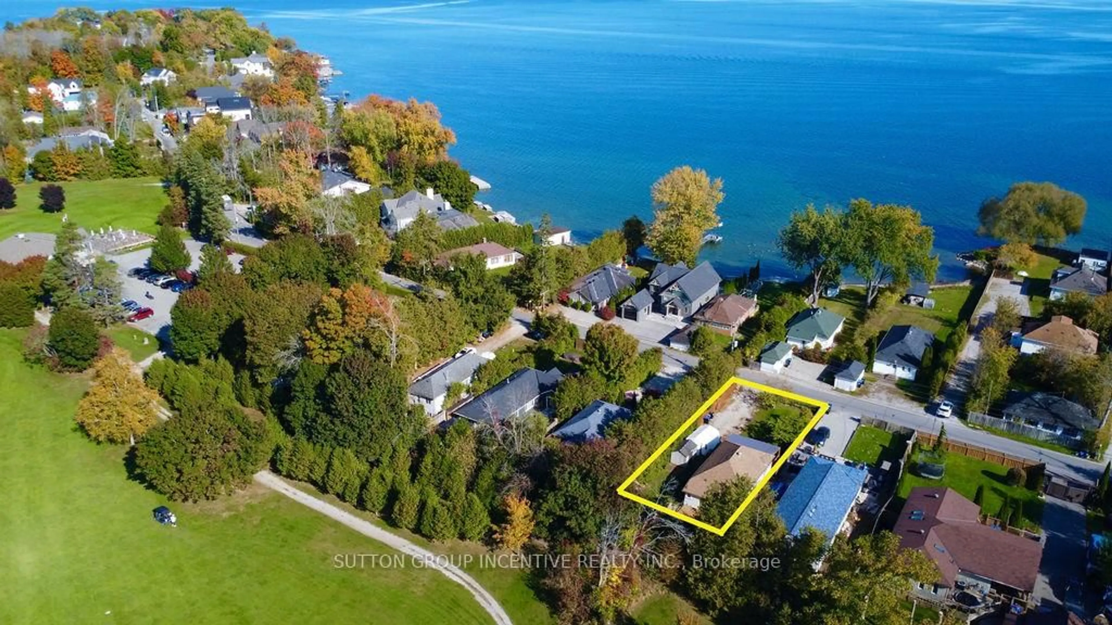 A pic from outside/outdoor area/front of a property/back of a property/a pic from drone, water/lake/river/ocean view for 1556 Houston Ave, Innisfil Ontario L9S 4M7