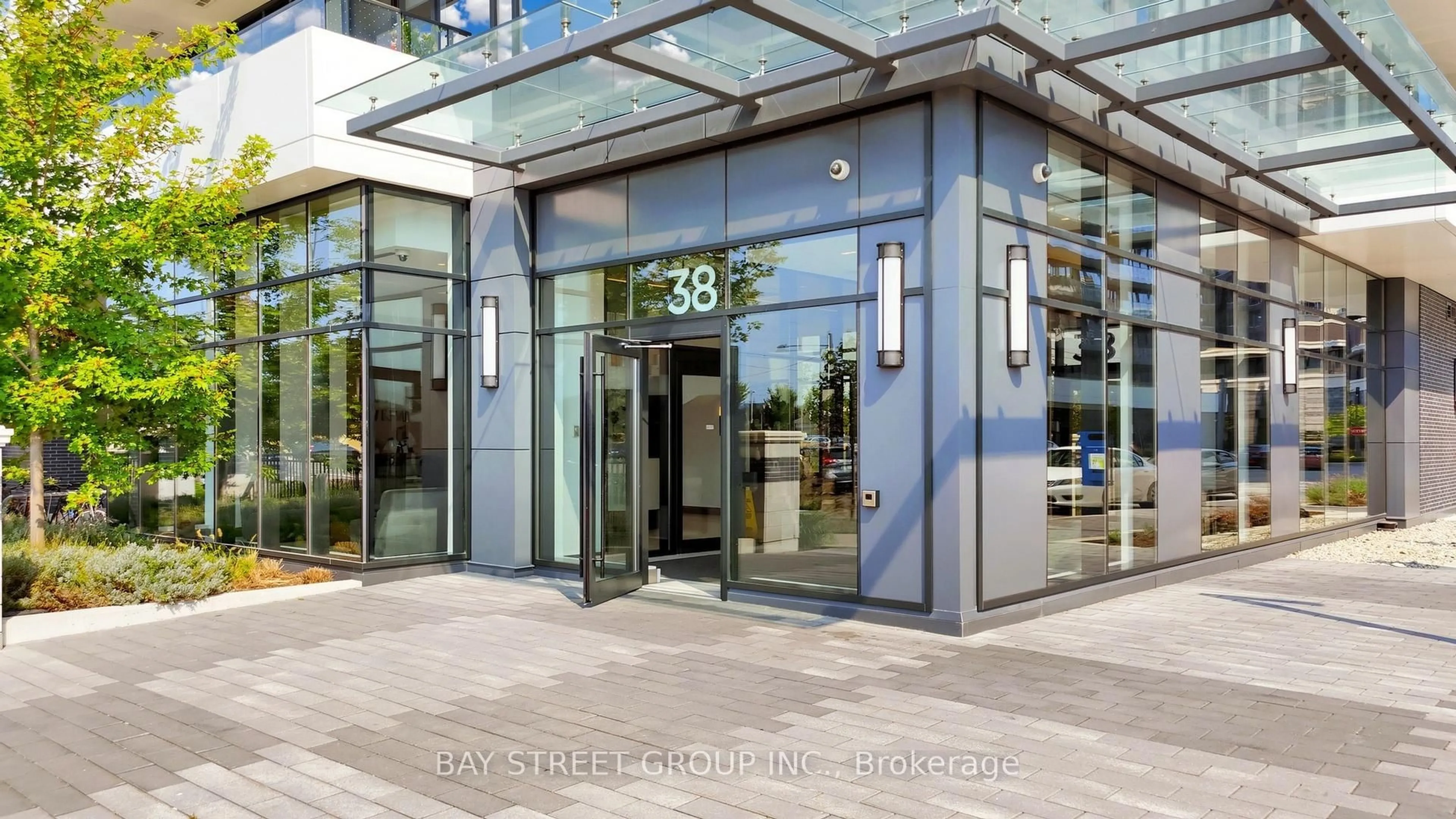 Indoor foyer for 38 Water Walk Dr #528, Markham Ontario L3R 6M8