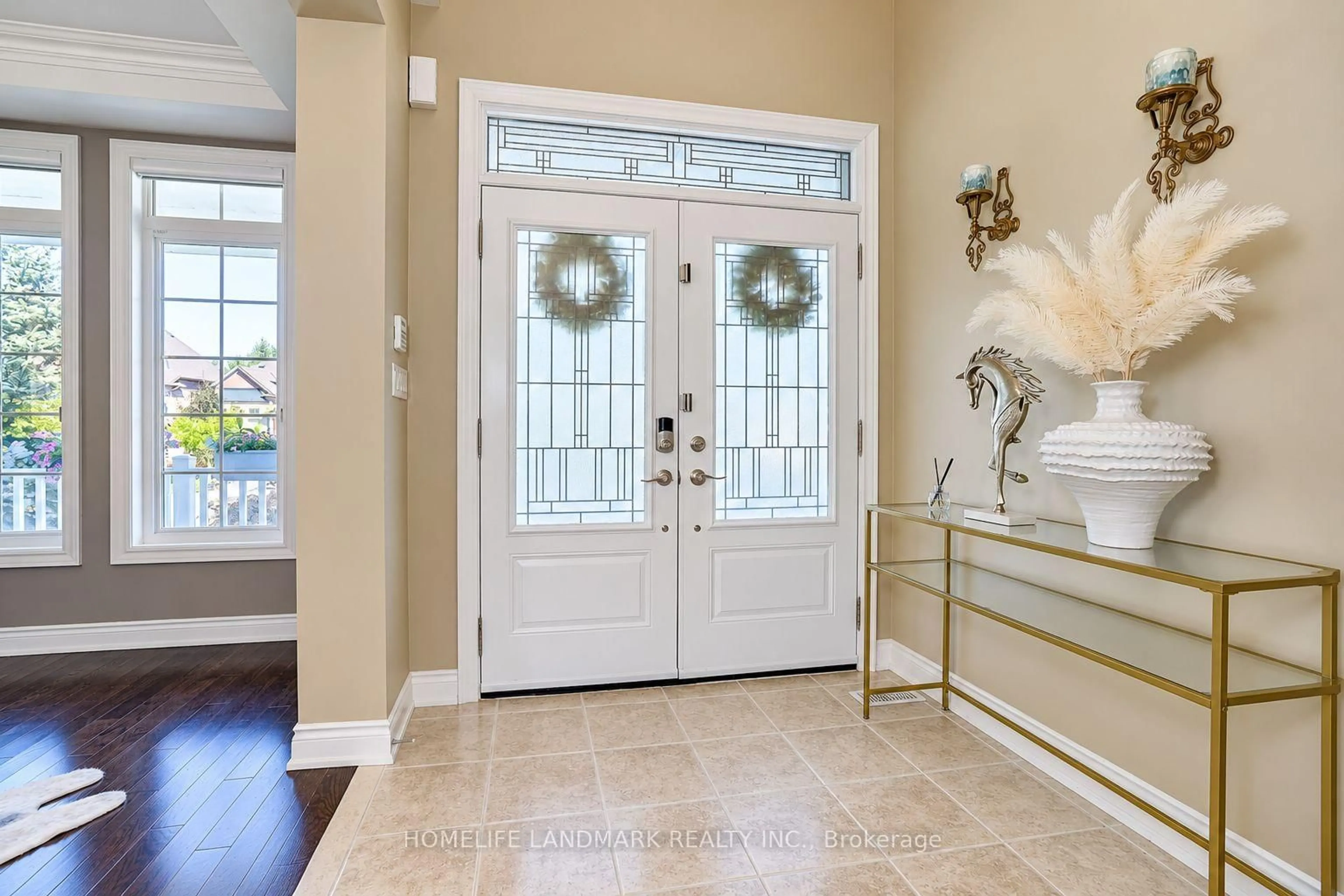 Indoor entryway for 1061 Nellie Little Cres, Newmarket Ontario L3X 3E3