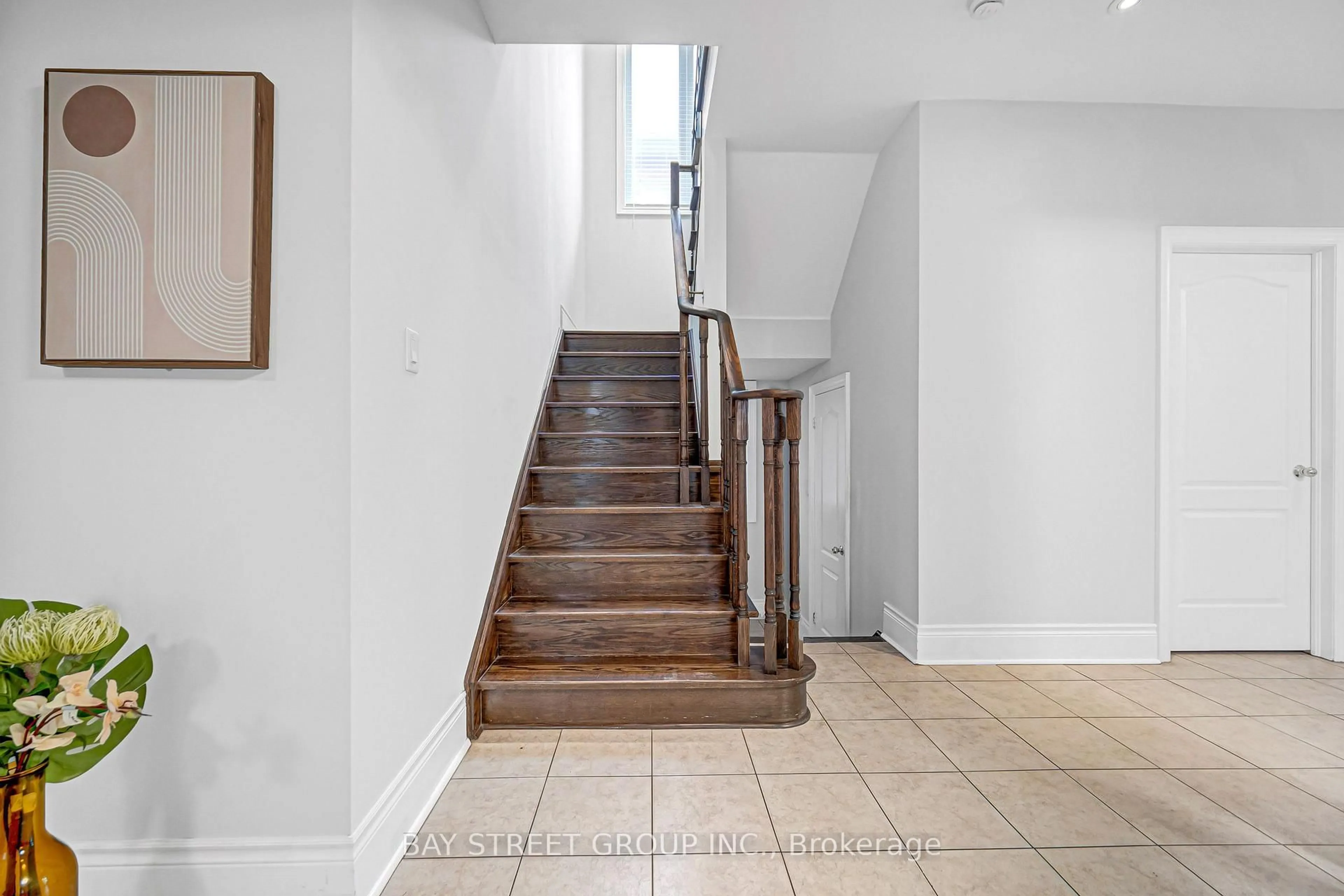 Stairs for 45 Old Orchard Cres, Richmond Hill Ontario L4S 0A2