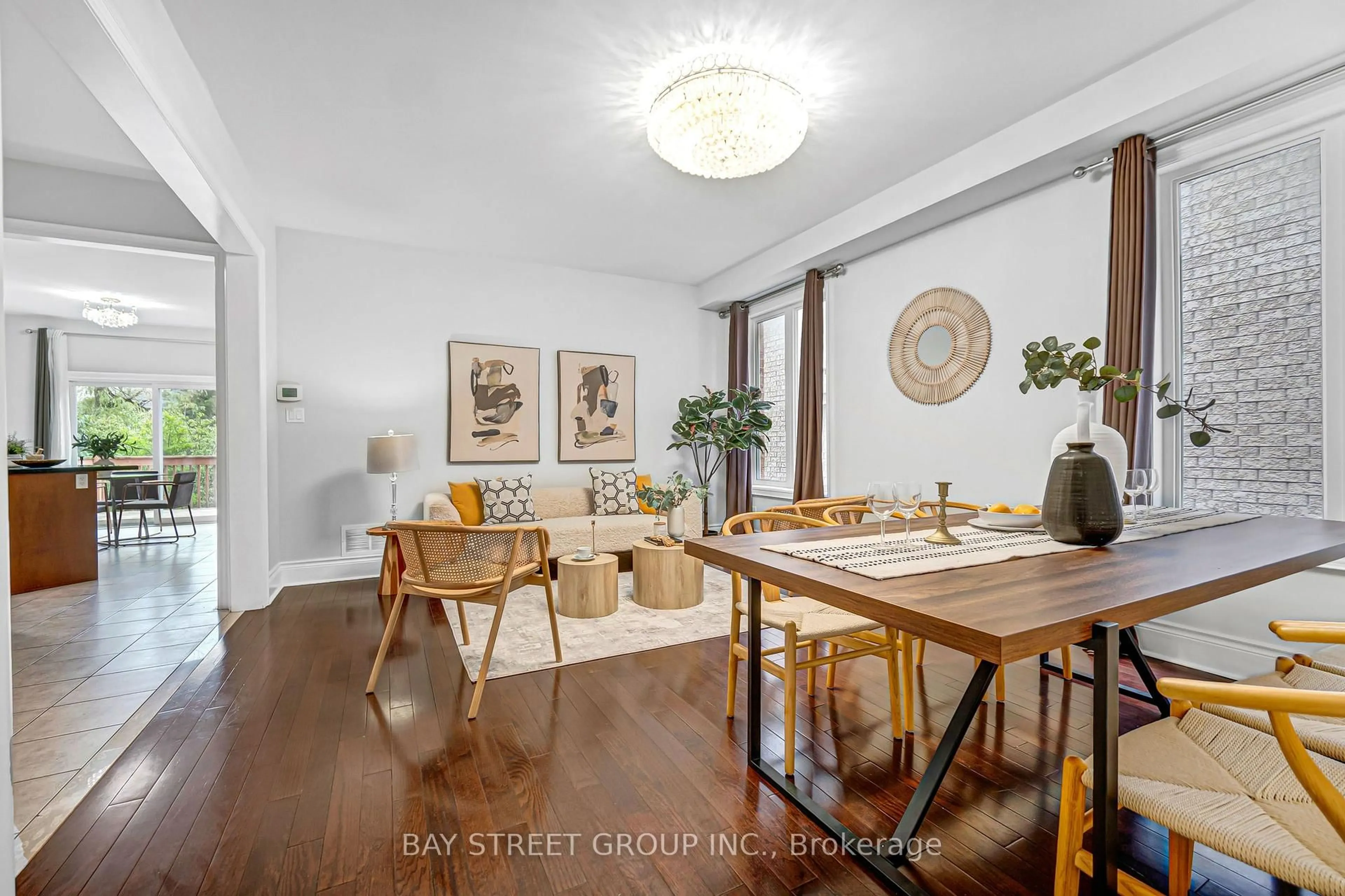Dining room, wood/laminate floor for 45 Old Orchard Cres, Richmond Hill Ontario L4S 0A2