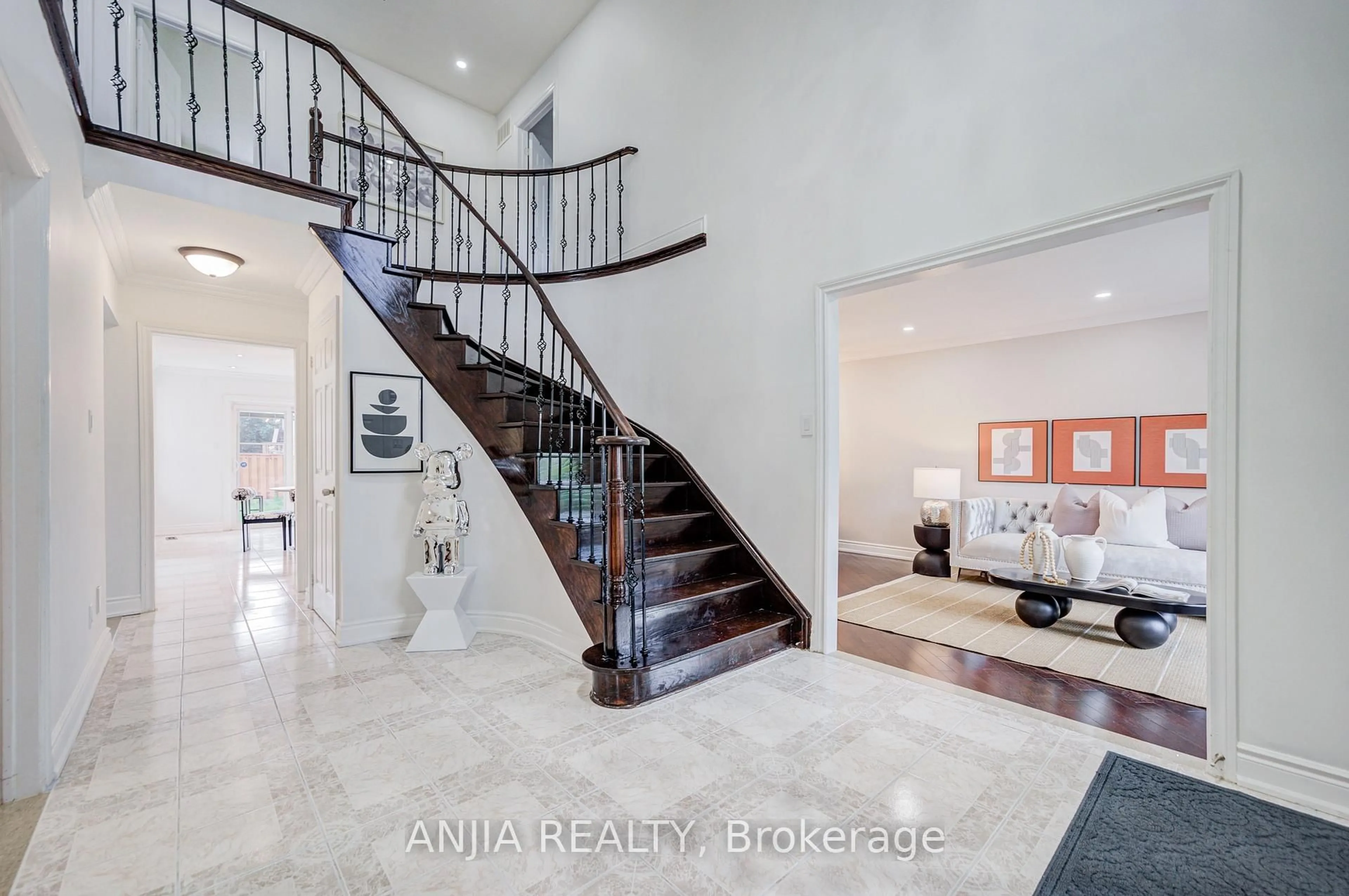Indoor entryway for 4 Townley Ave, Markham Ontario L3S 1C9