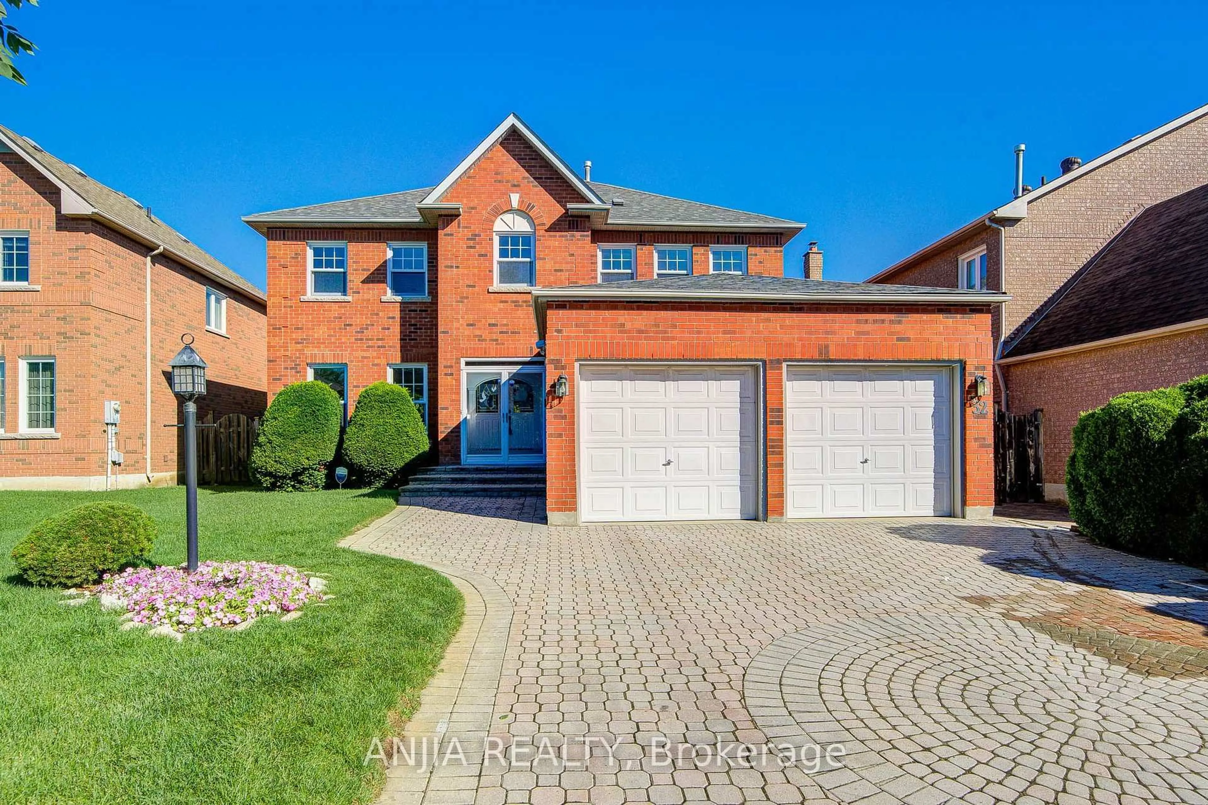 Home with brick exterior material, street for 32 Turnberry Cres, Markham Ontario L3R 0R6
