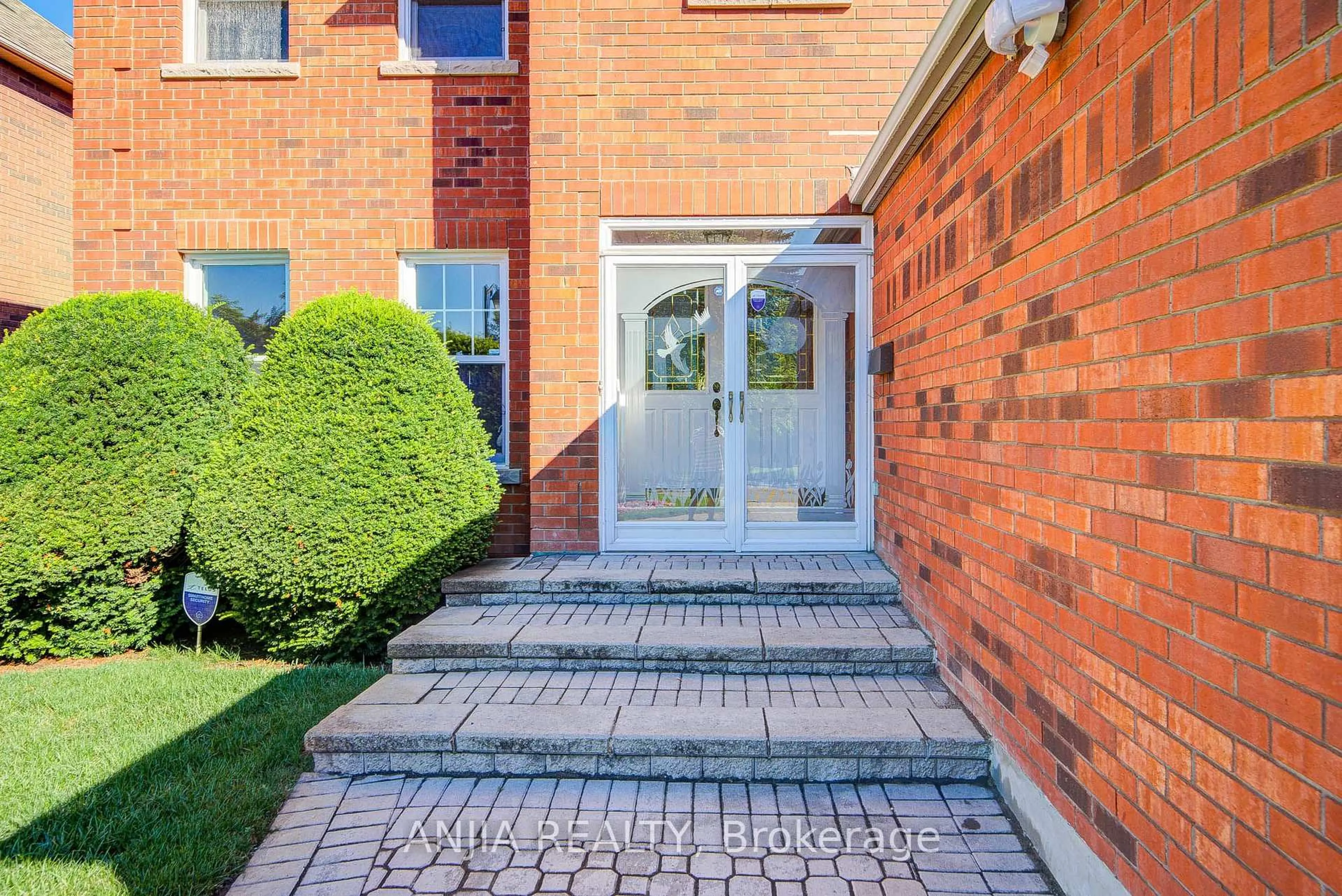 Unknown for 32 Turnberry Cres, Markham Ontario L3R 0R6