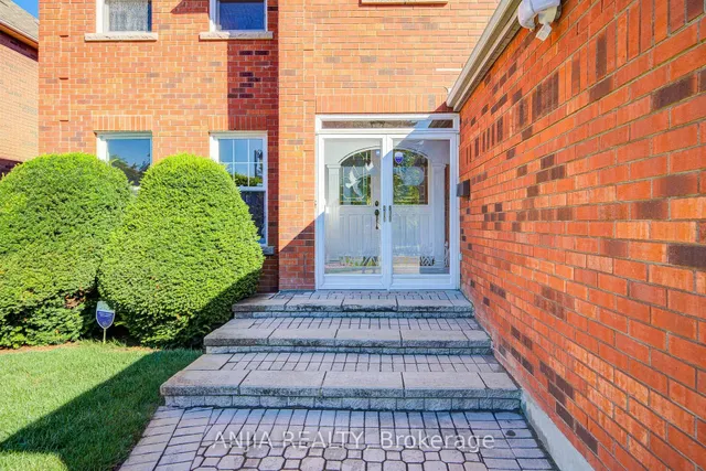 32 Turnberry Cres, Markham 3