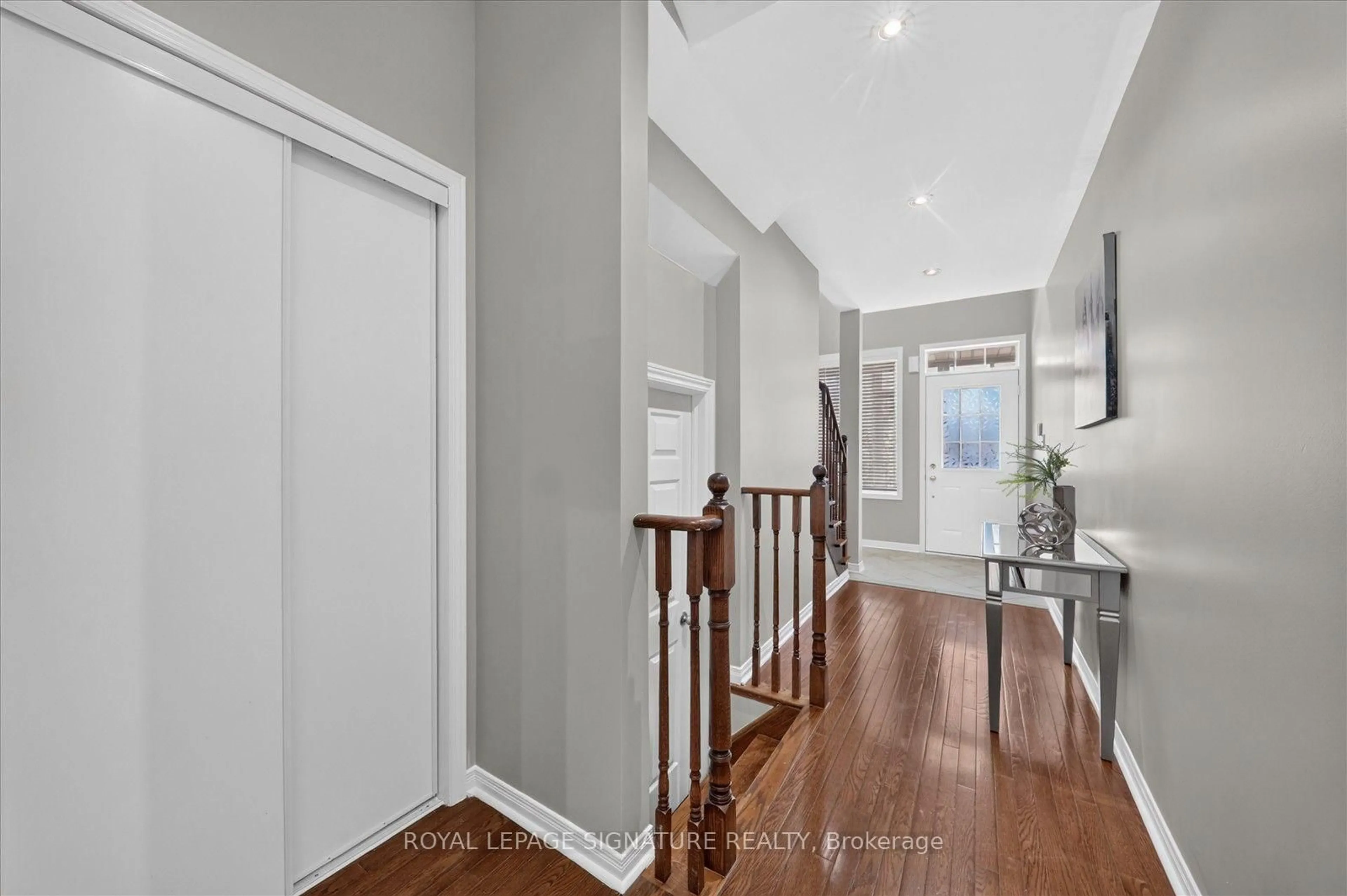 Indoor entryway for 38 Coleluke Lane, Markham Ontario L3S 0B7