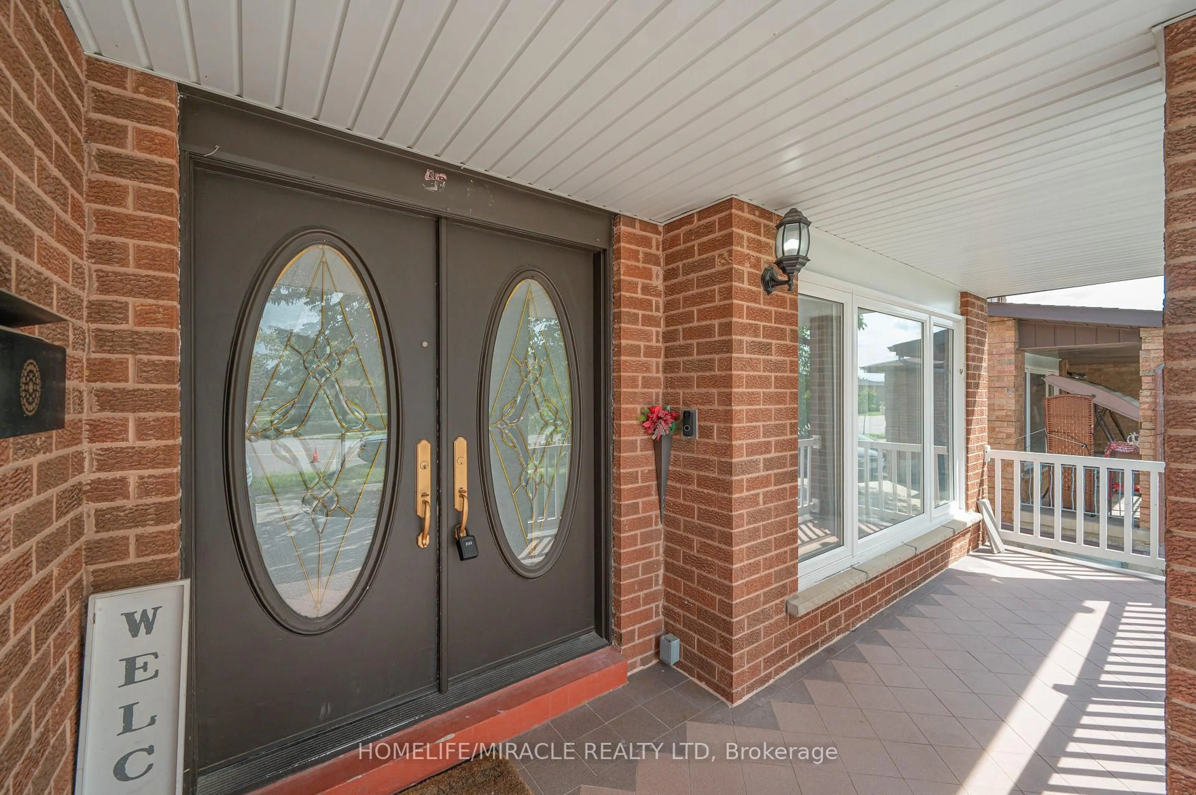Indoor entryway for 8173 Martin Grove Rd, Vaughan Ontario L4L 3W9