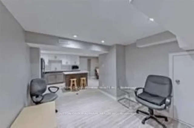114 Cartier Cres, Richmond Hill 3