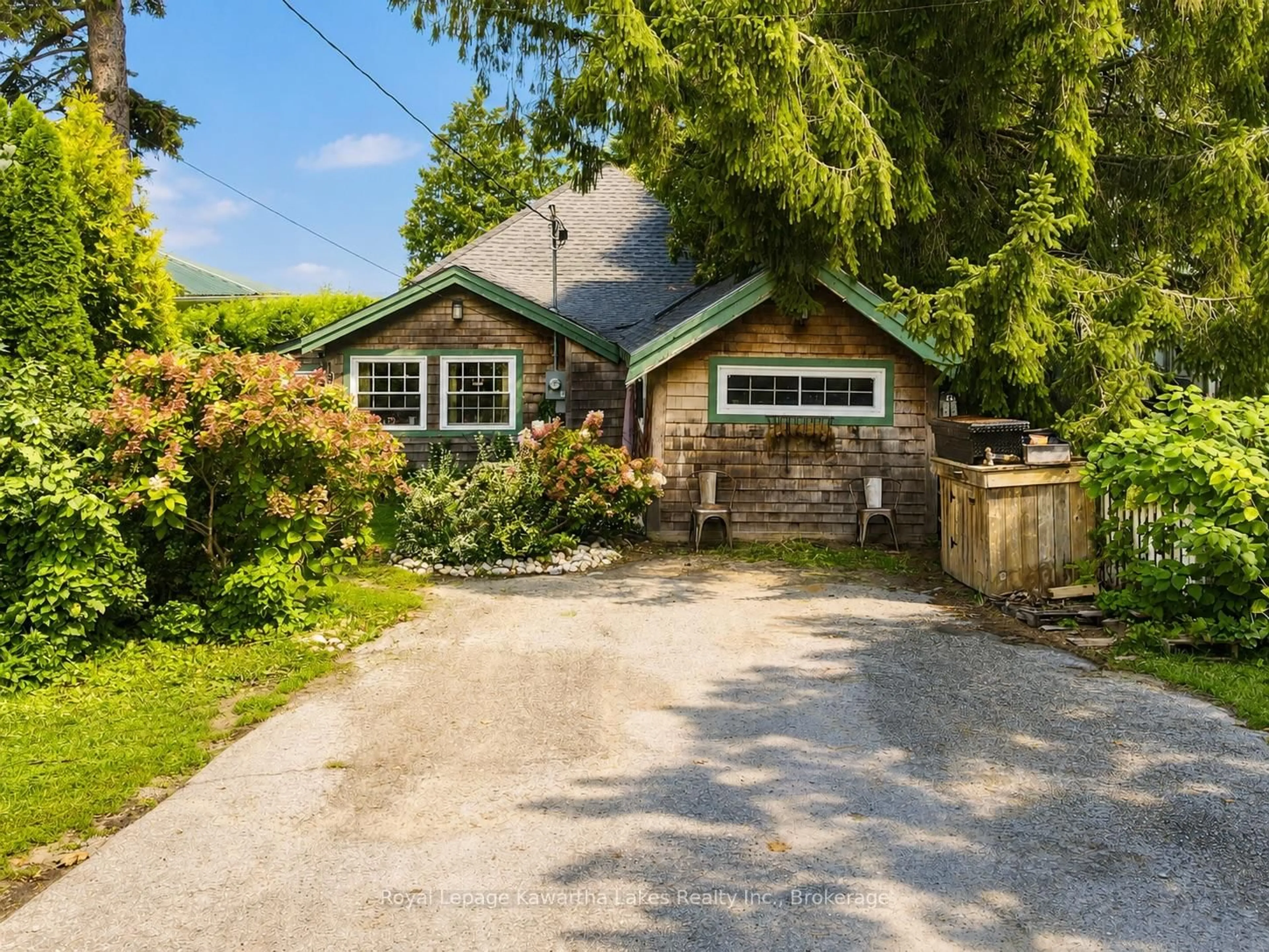 A pic from outside/outdoor area/front of a property/back of a property/a pic from drone, street for 196 Morrison Ave, Brock Ontario L0K 1A0