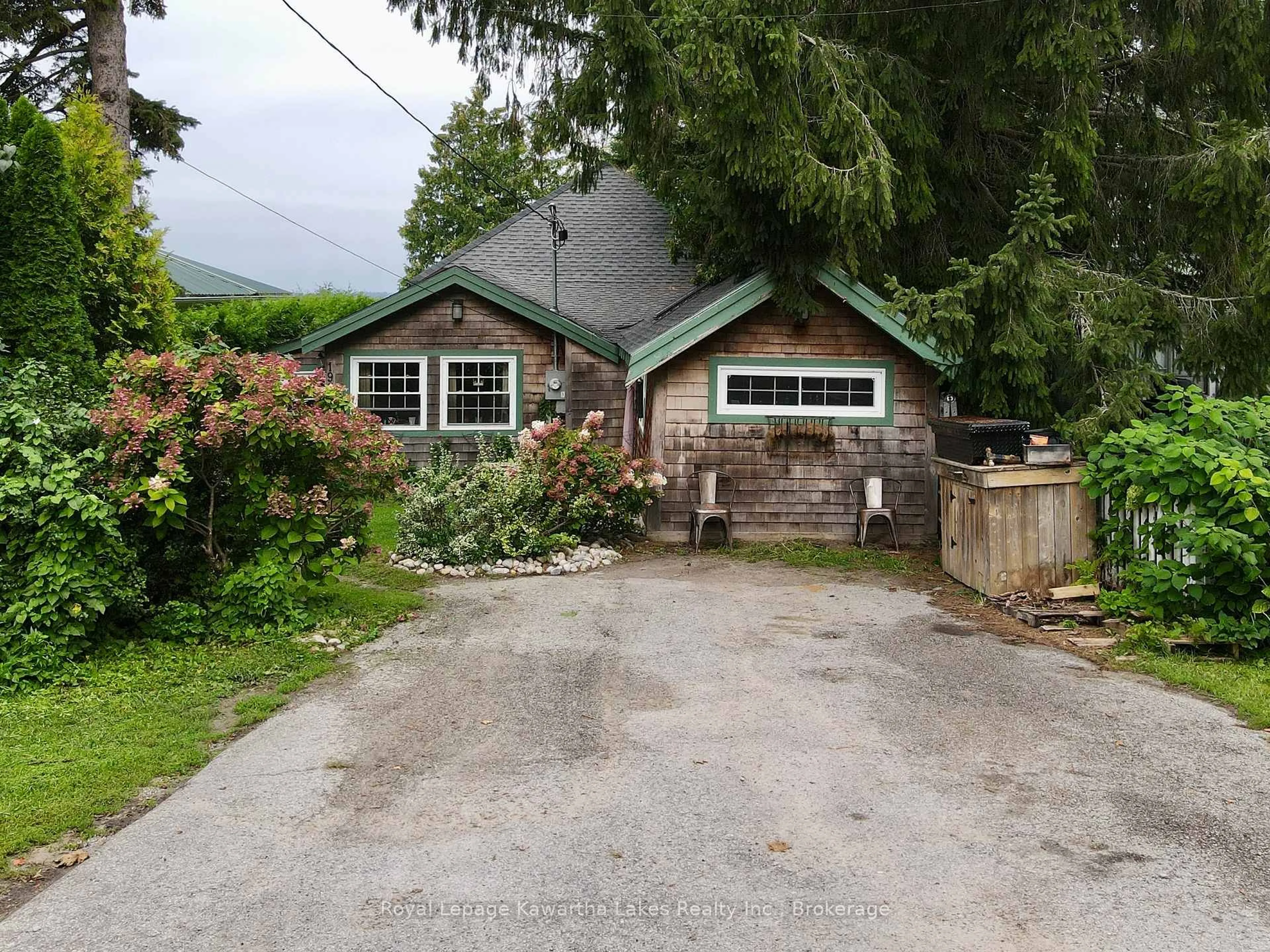 A pic from outside/outdoor area/front of a property/back of a property/a pic from drone, street for 196 Morrison Ave, Brock Ontario L0K 1A0