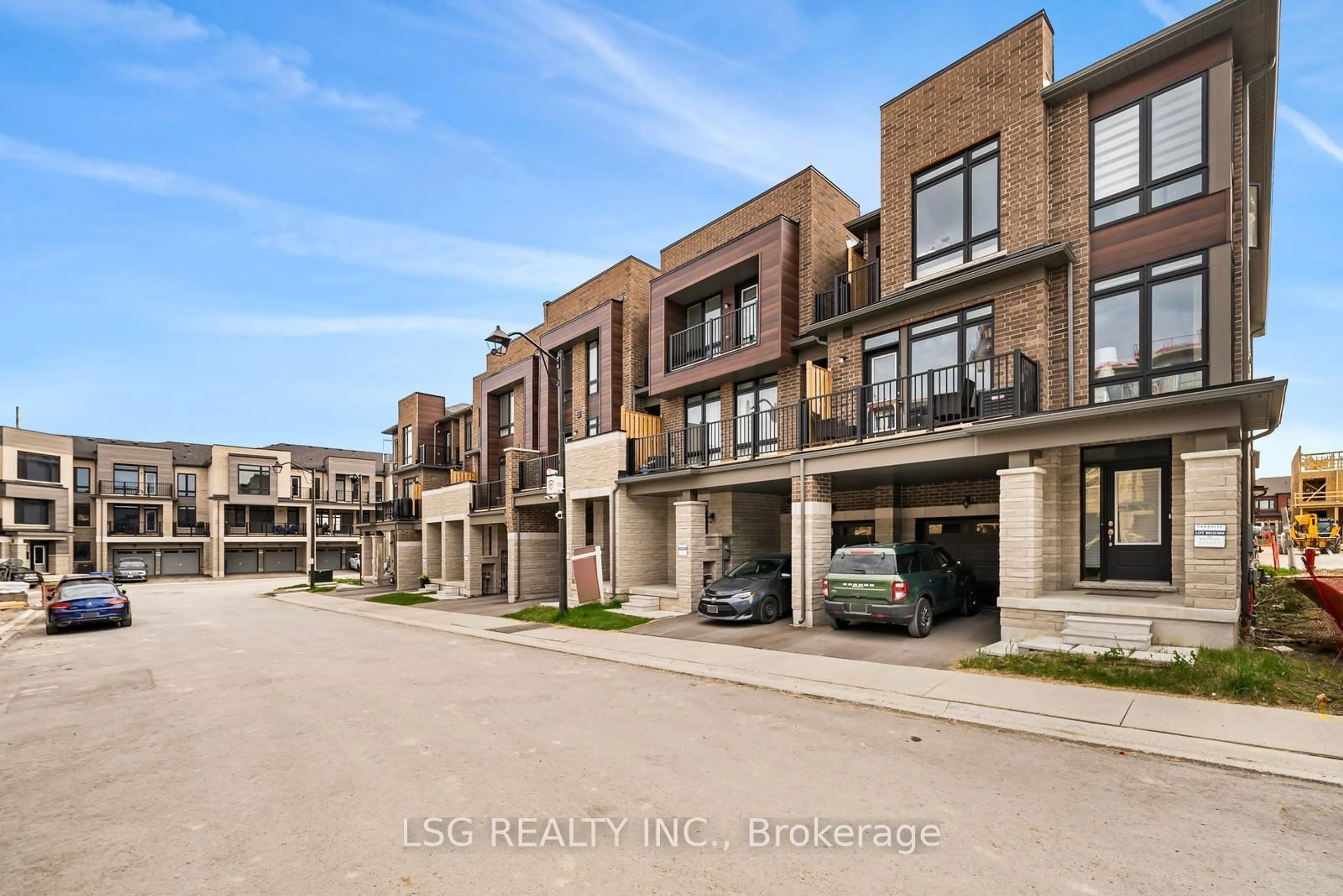 Unknown for 153 Blick Cres, Aurora Ontario L4G 7B6