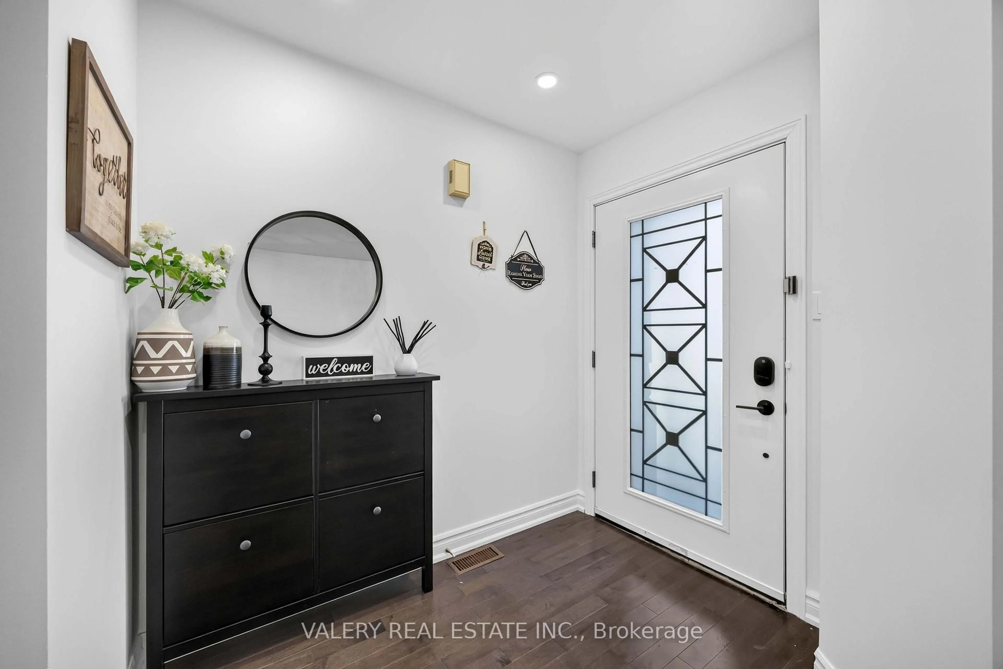 Indoor entryway for 27 Lavender Pl, Vaughan Ontario L4L 9B3