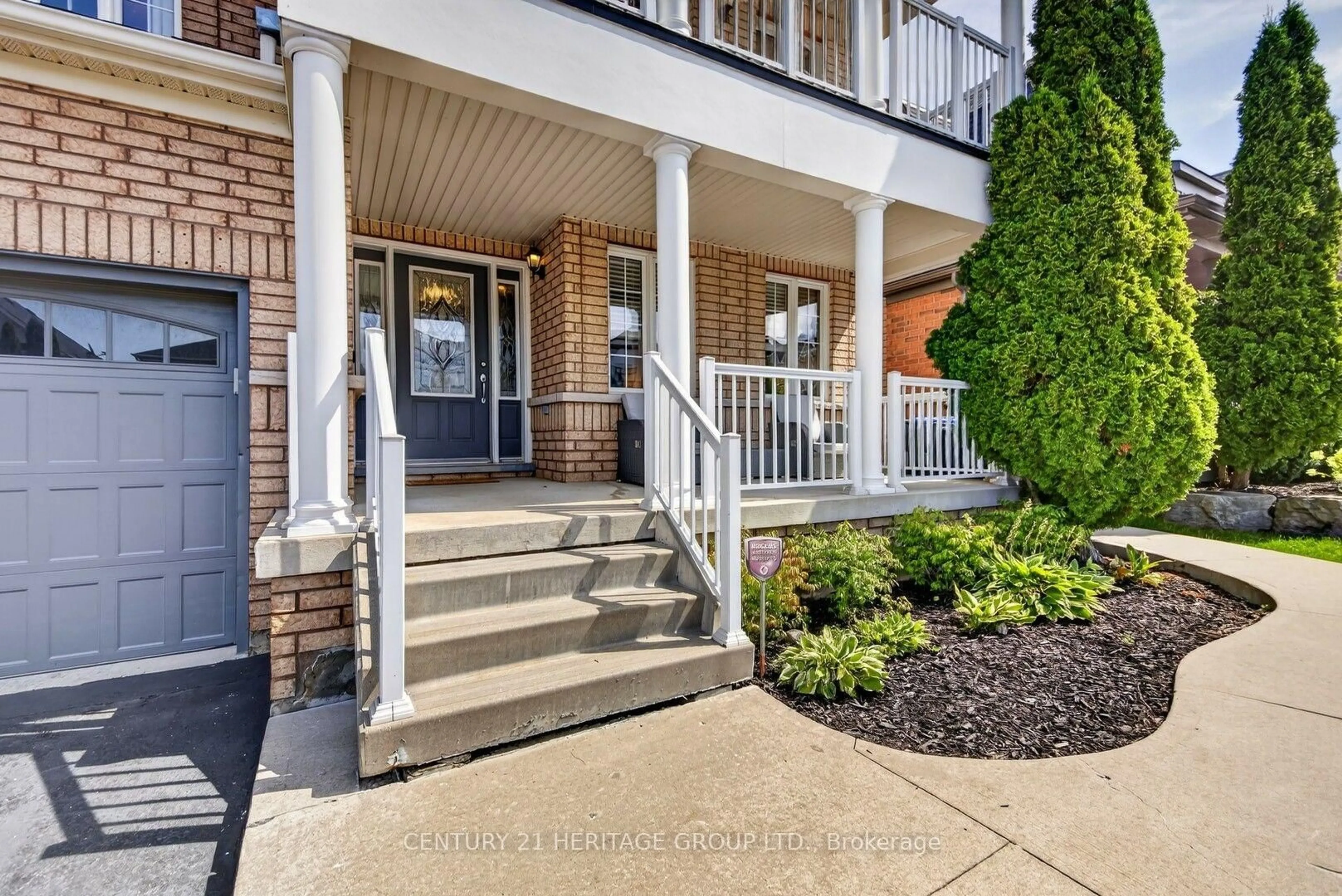Indoor entryway for 39 Booth St, Bradford West Gwillimbury Ontario L3Z 0A4