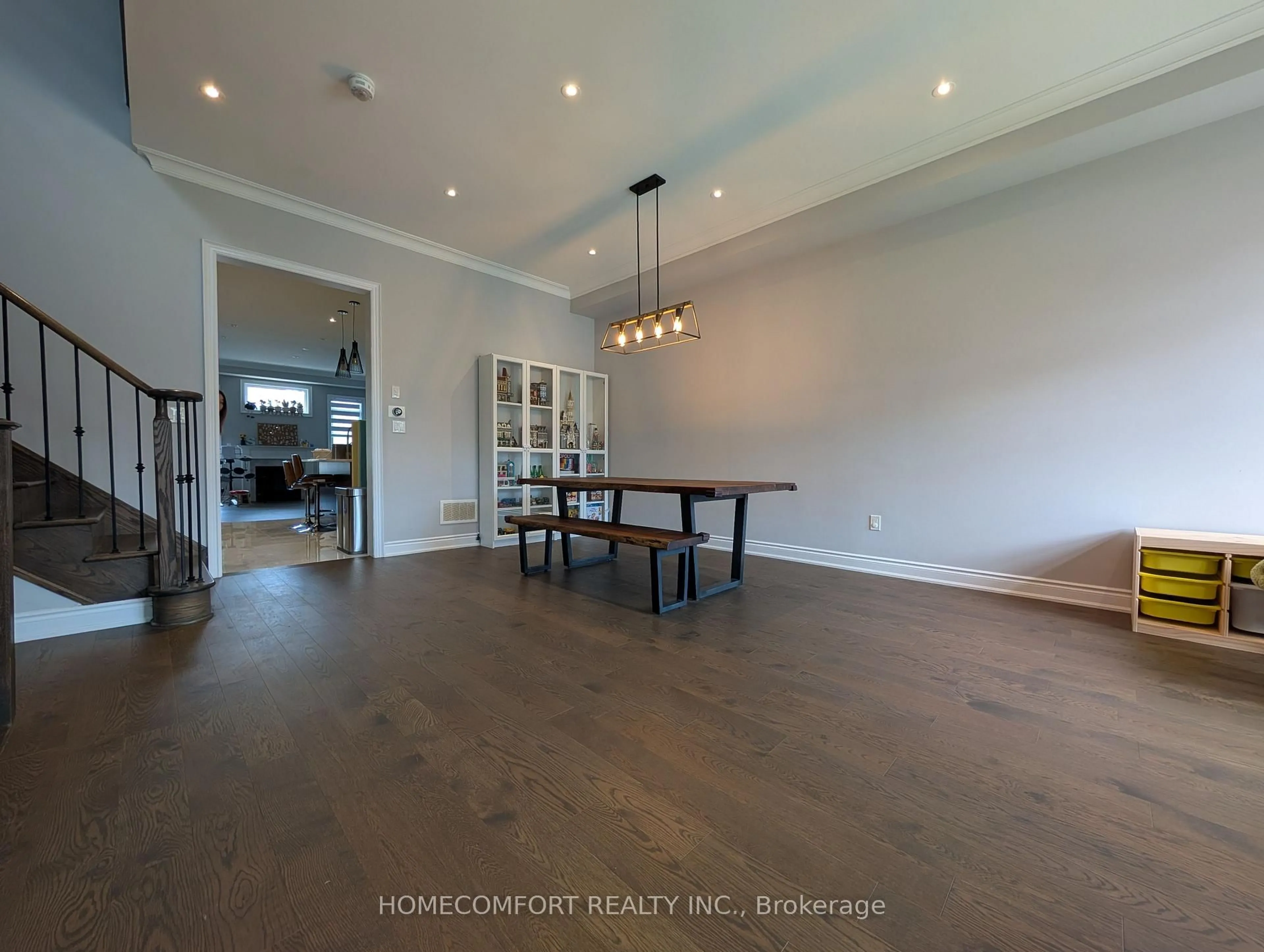 Unknown for 230 Paradelle Dr, Richmond Hill Ontario L4E 0E4