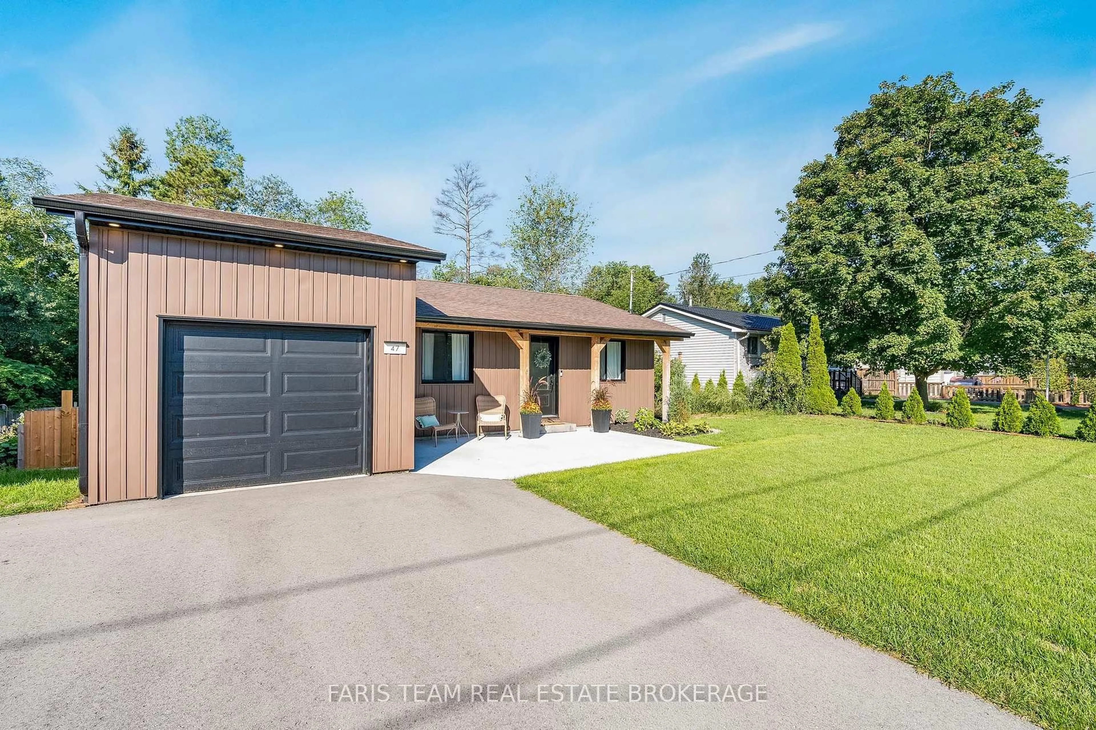Home with brick exterior material, street for 47 Sandsprings Cres, Essa Ontario L0M 1B0