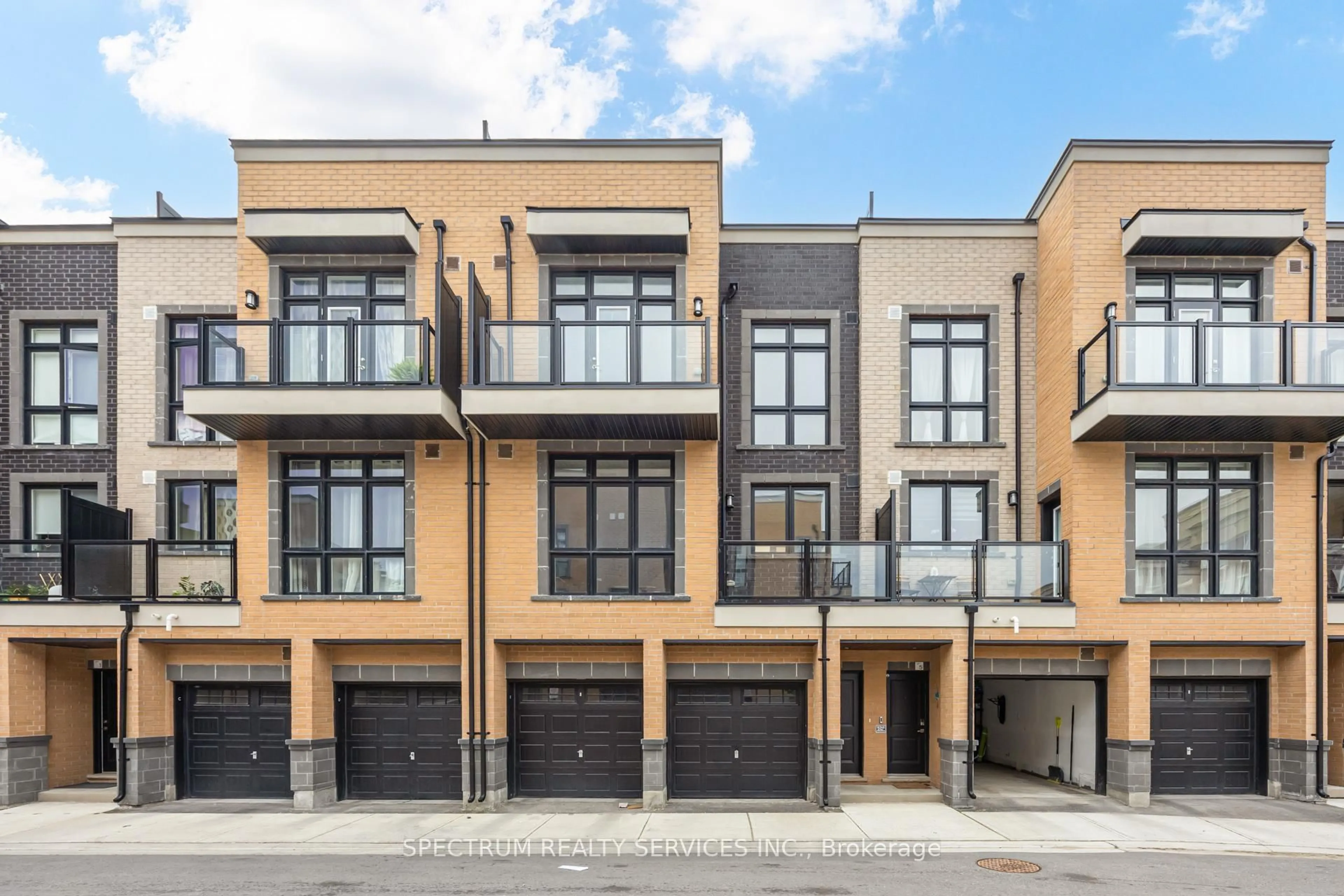Home with brick exterior material, street for 7 Phelps Lane #3, Richmond Hill Ontario L4E 1J4