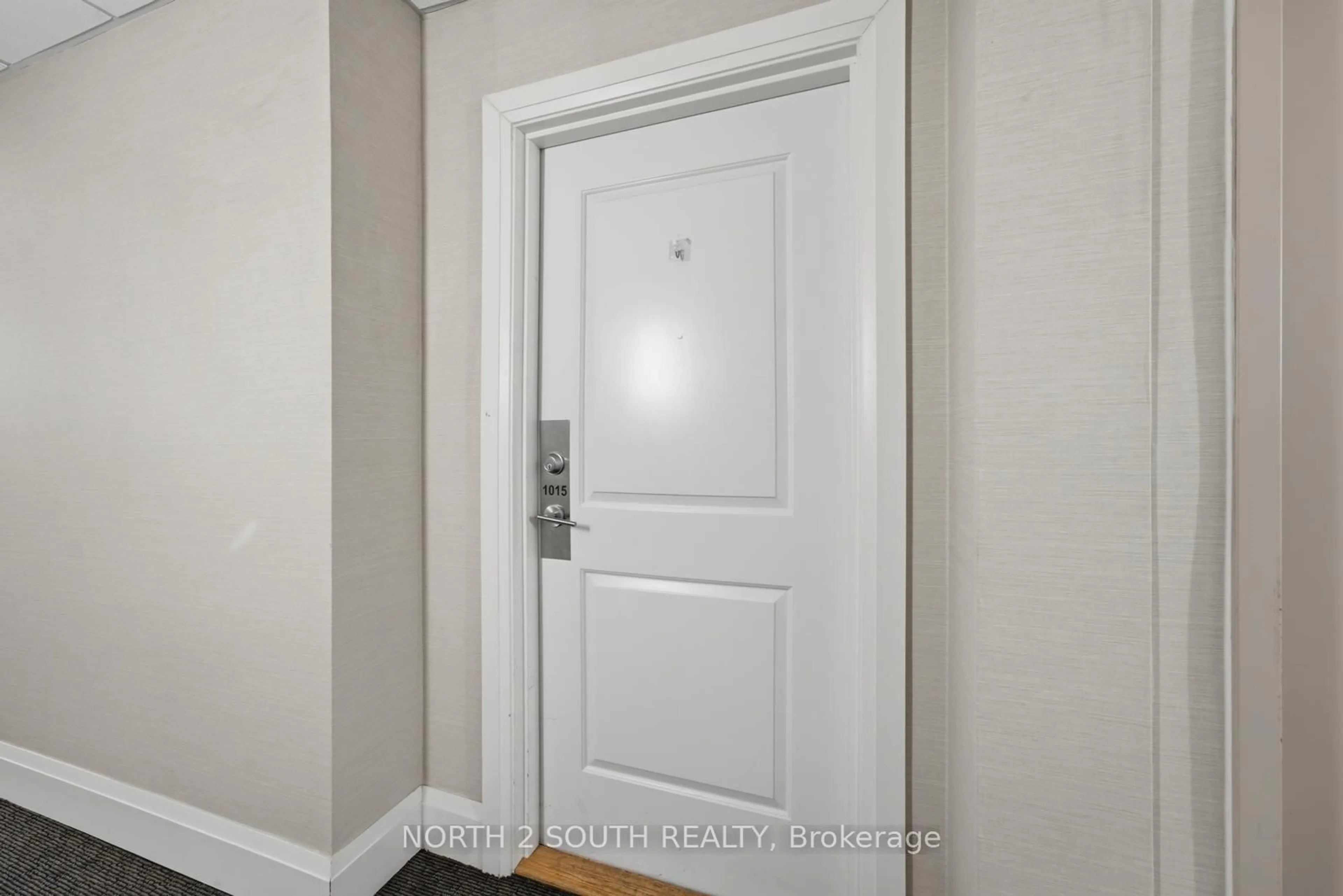 Indoor entryway for 12 Woodstream Blvd #1015, Vaughan Ontario L4L 8C4