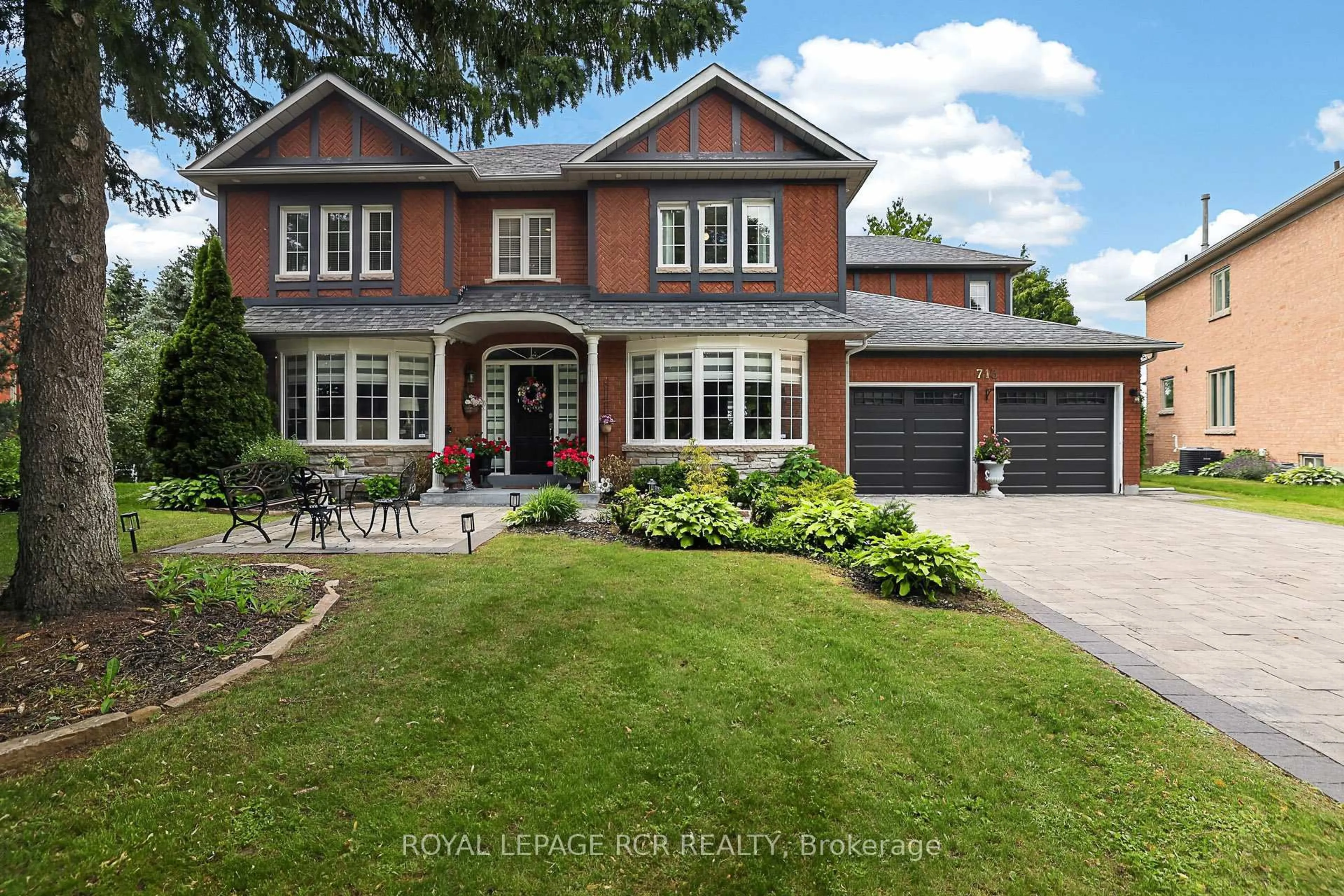 Home with brick exterior material, street for 713 Exceller Circ, Newmarket Ontario L3X 1P4