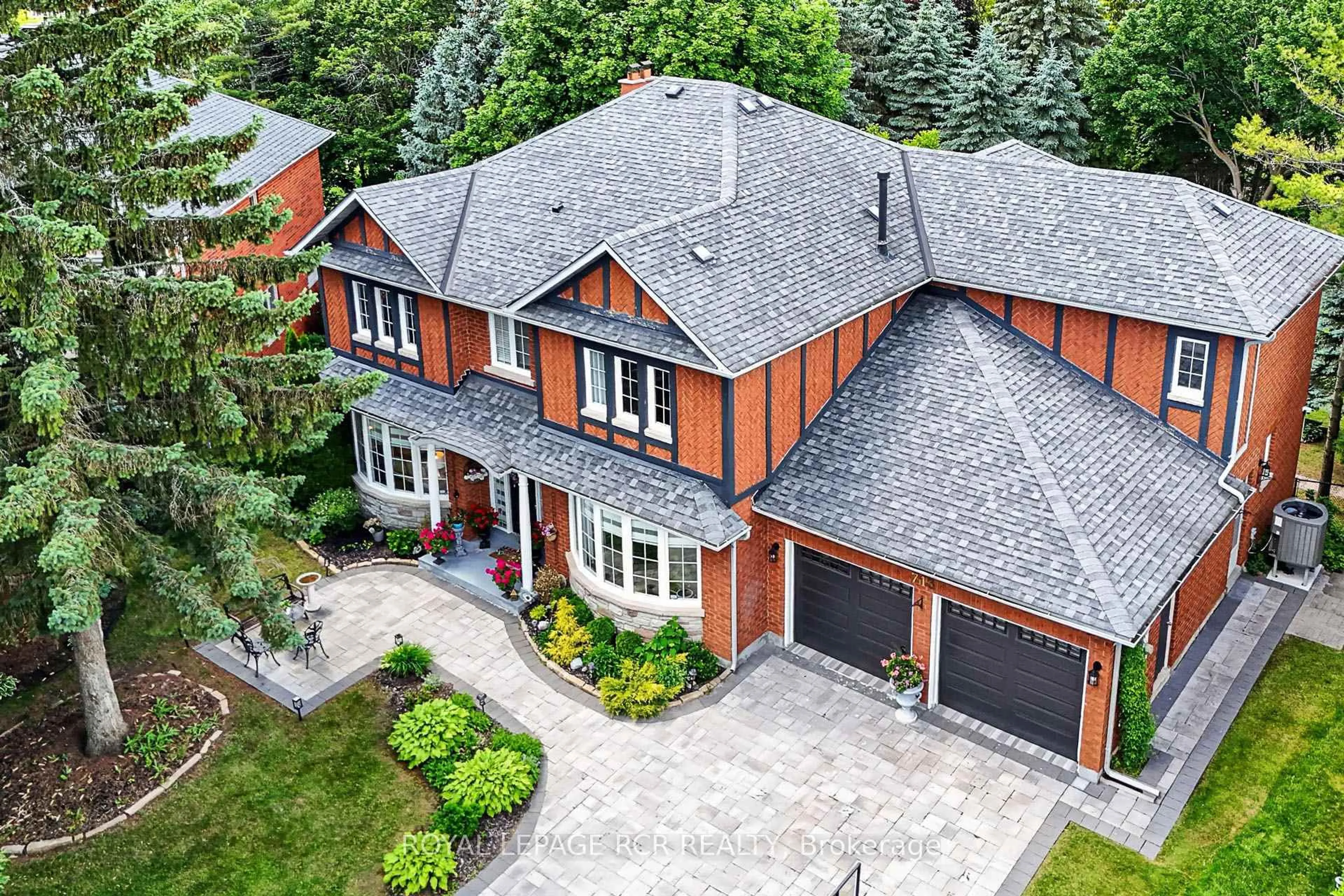 Home with brick exterior material, street for 713 Exceller Circ, Newmarket Ontario L3X 1P4