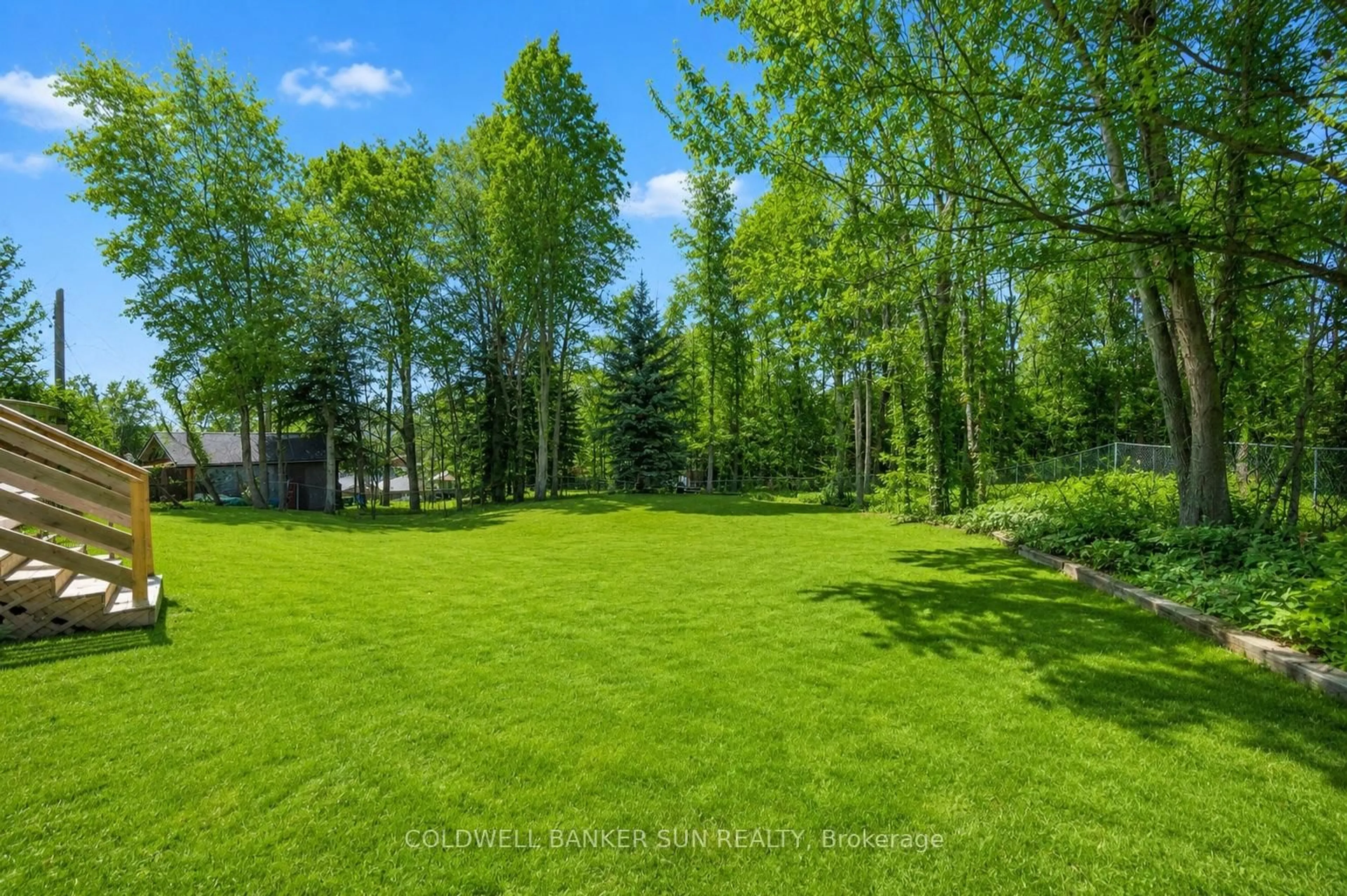A pic from outside/outdoor area/front of a property/back of a property/a pic from drone, forest/trees view for 34 Previn Crt, New Tecumseth Ontario L9R 1N8