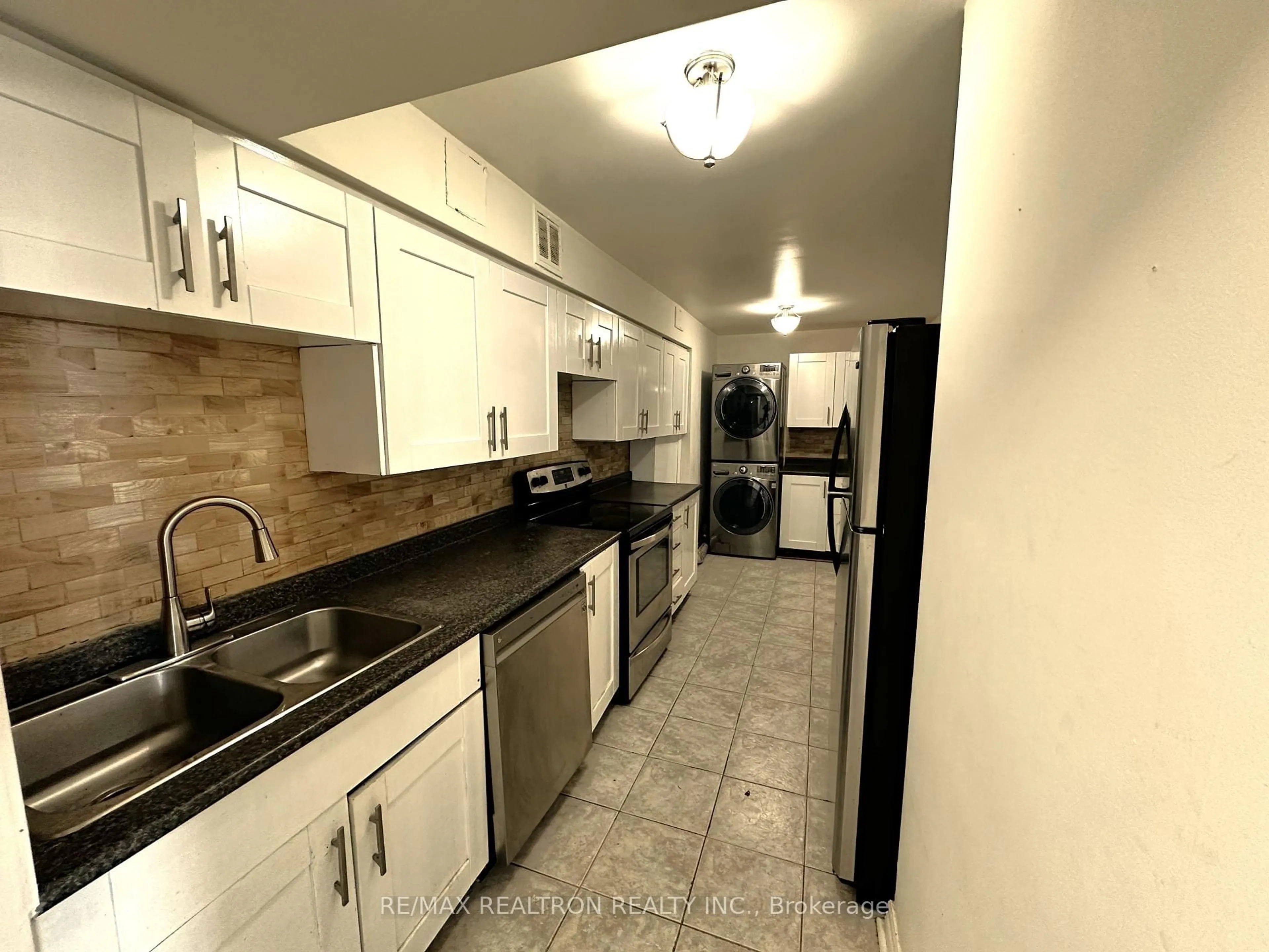 Standard kitchen, ceramic/tile floor for 80 Inverlochy Blvd #504, Markham Ontario L3T 4P3