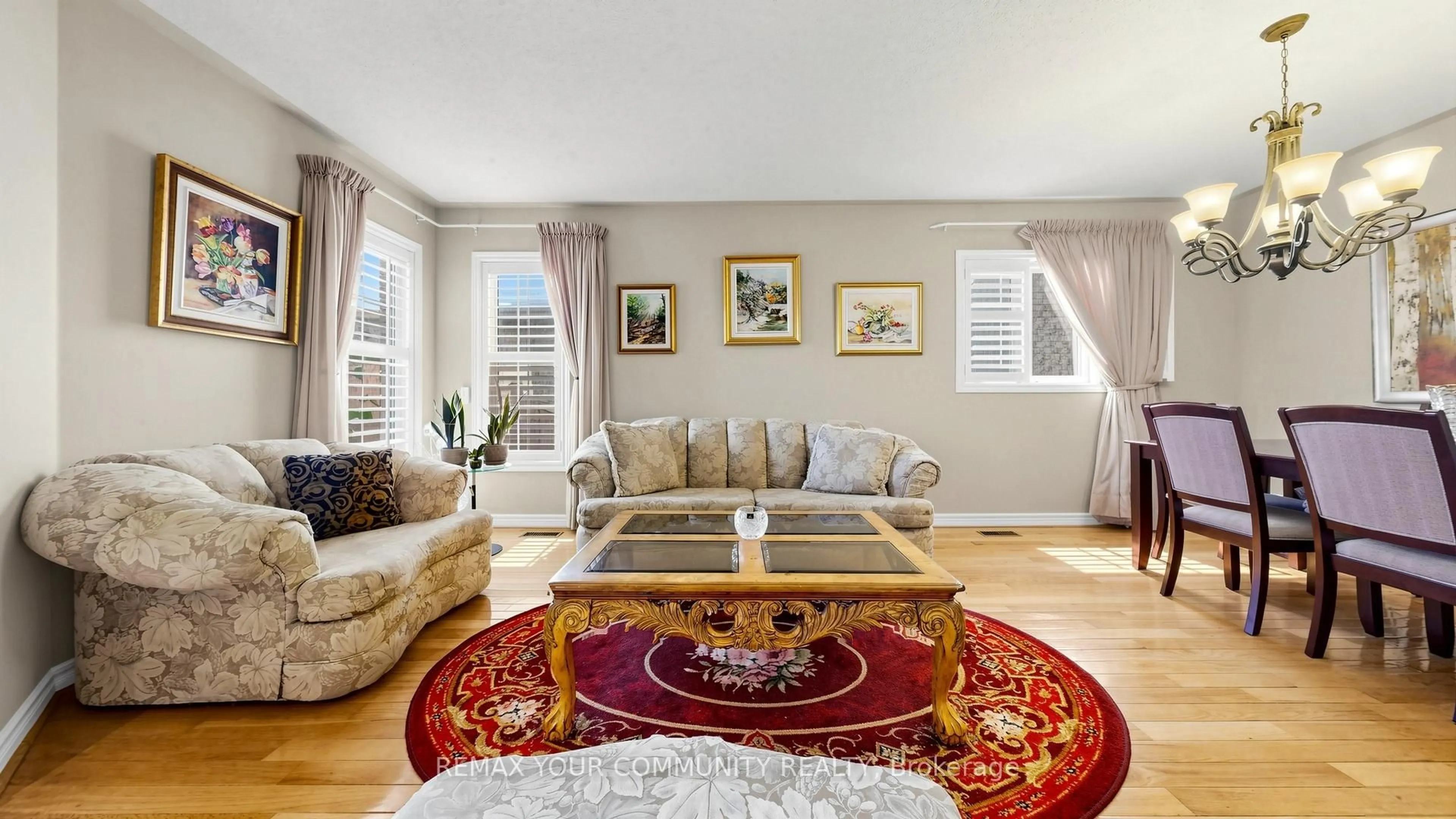 Living room with furniture, carpet floor for 78 Zippora Dr, Richmond Hill Ontario L4S 2M7