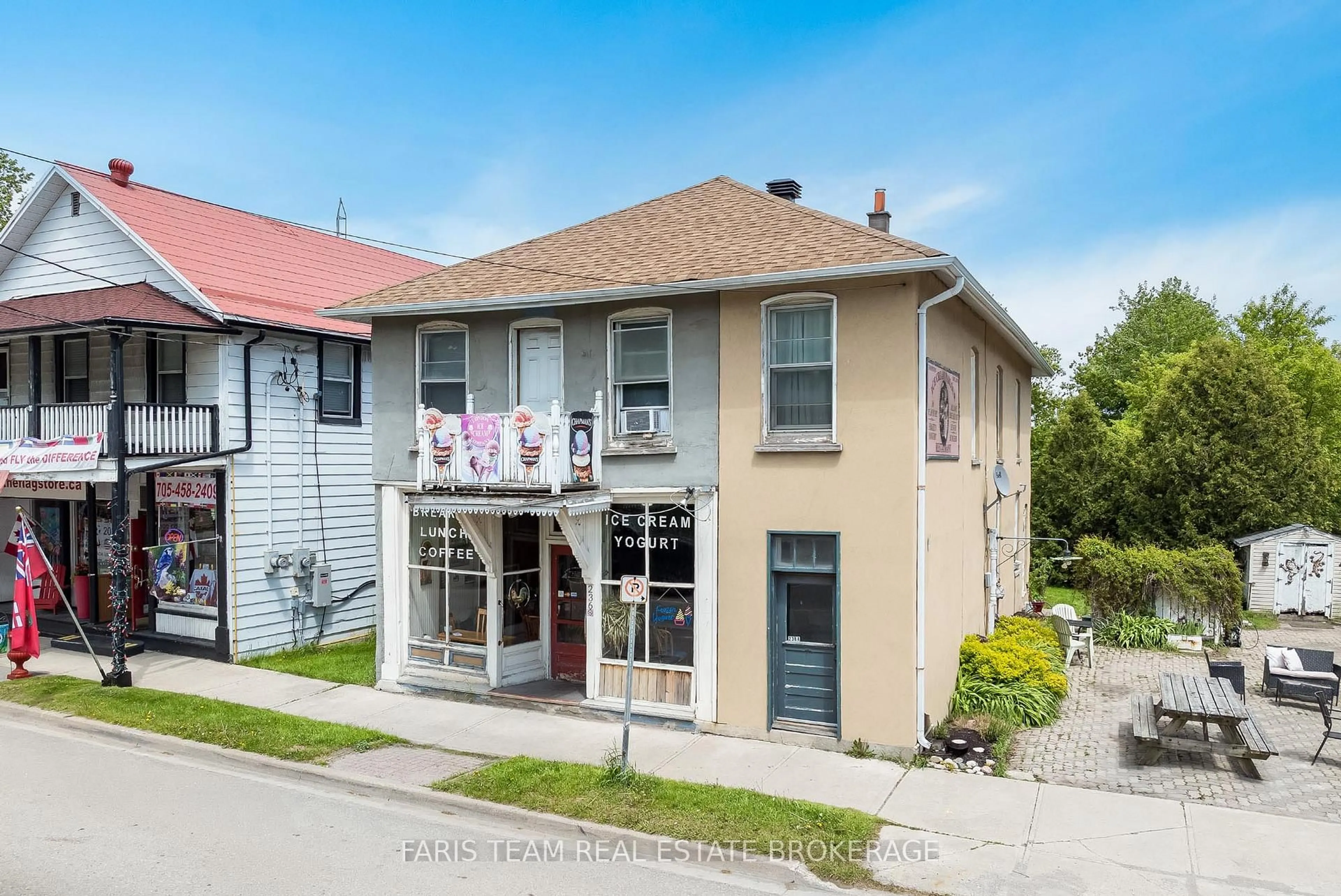 A pic from outside/outdoor area/front of a property/back of a property/a pic from drone, street for 236 Barrie St, Essa Ontario L0L 2N0