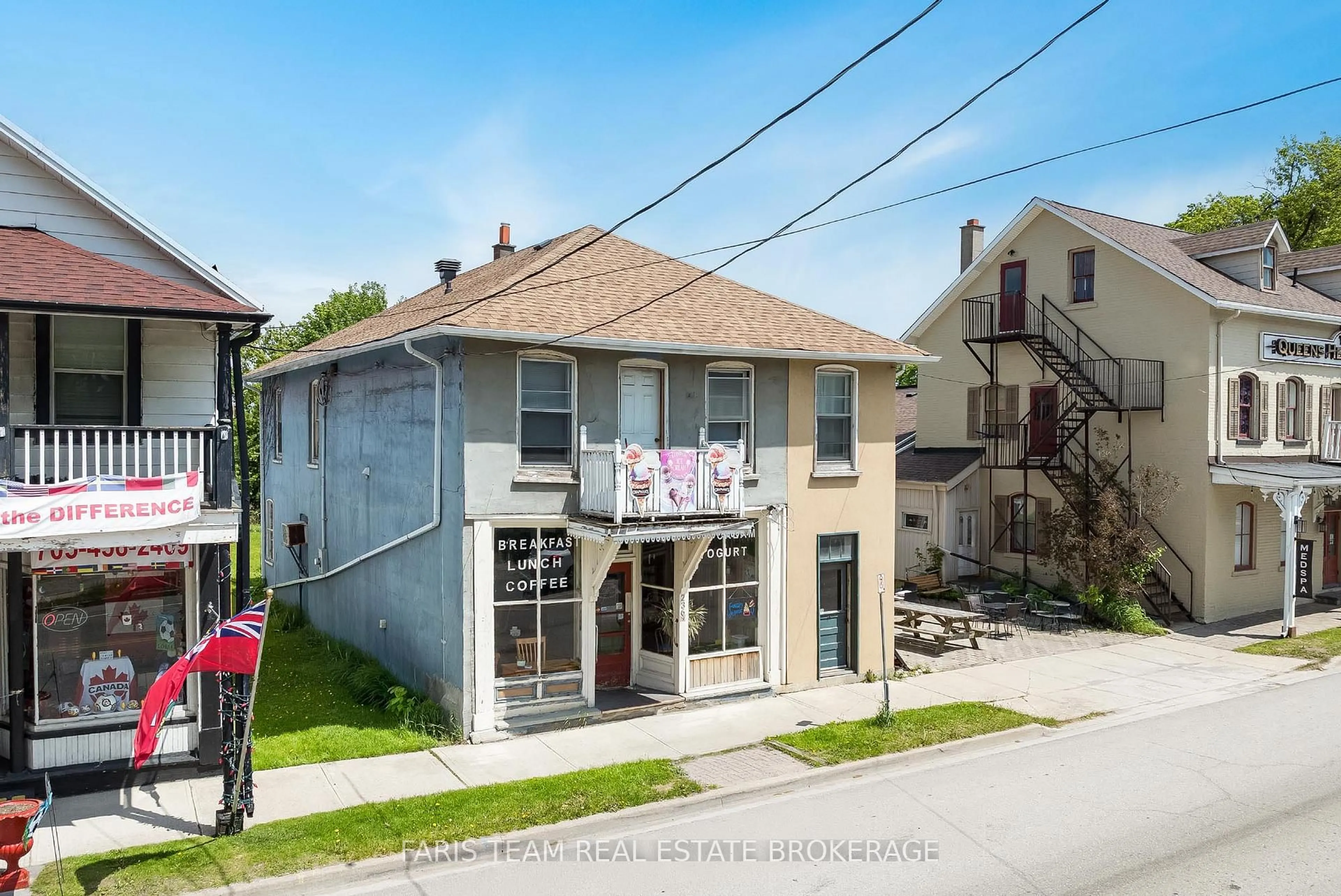A pic from outside/outdoor area/front of a property/back of a property/a pic from drone, street for 236 Barrie St, Essa Ontario L0L 2N0
