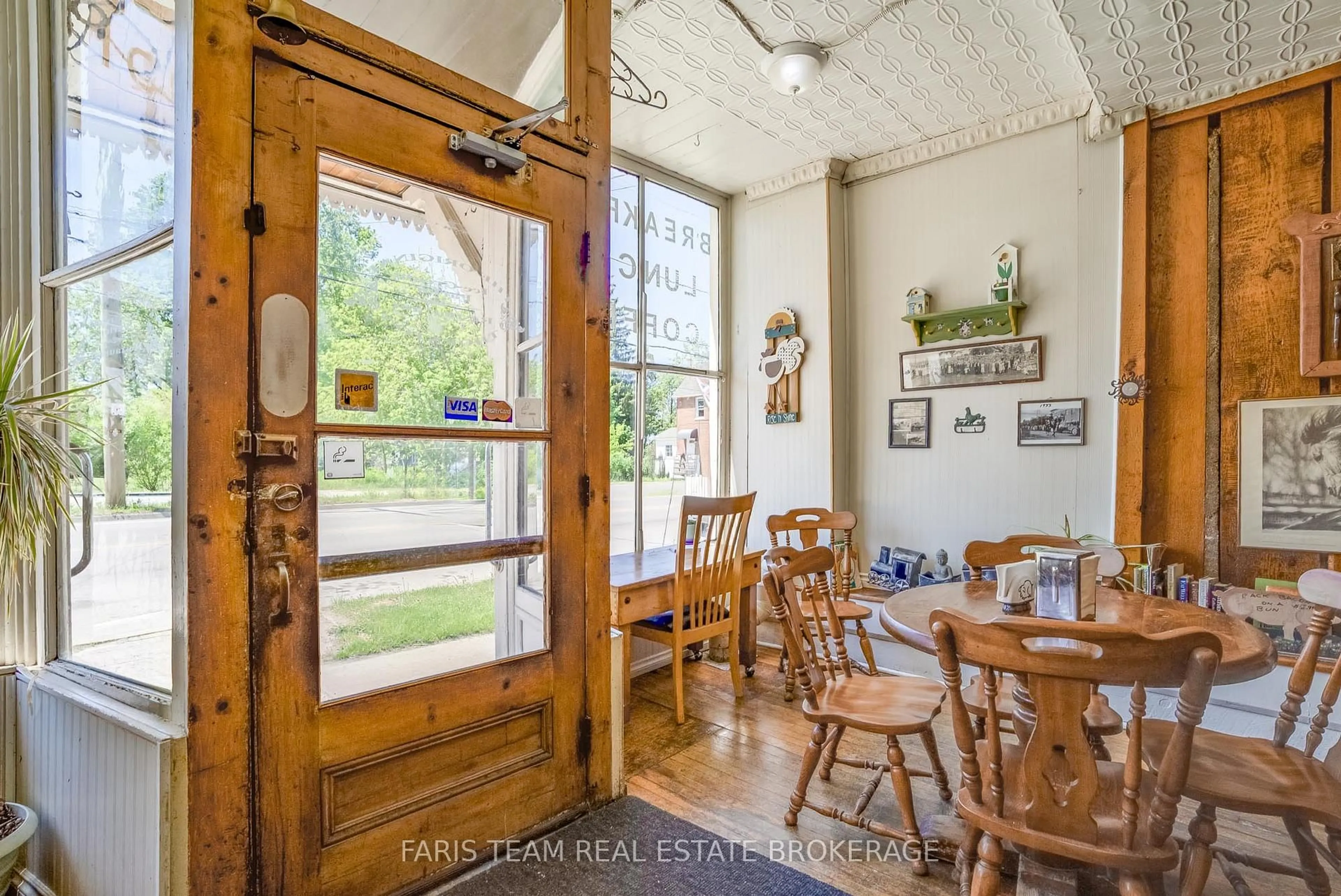 Dining room, unknown for 236 Barrie St, Essa Ontario L0L 2N0