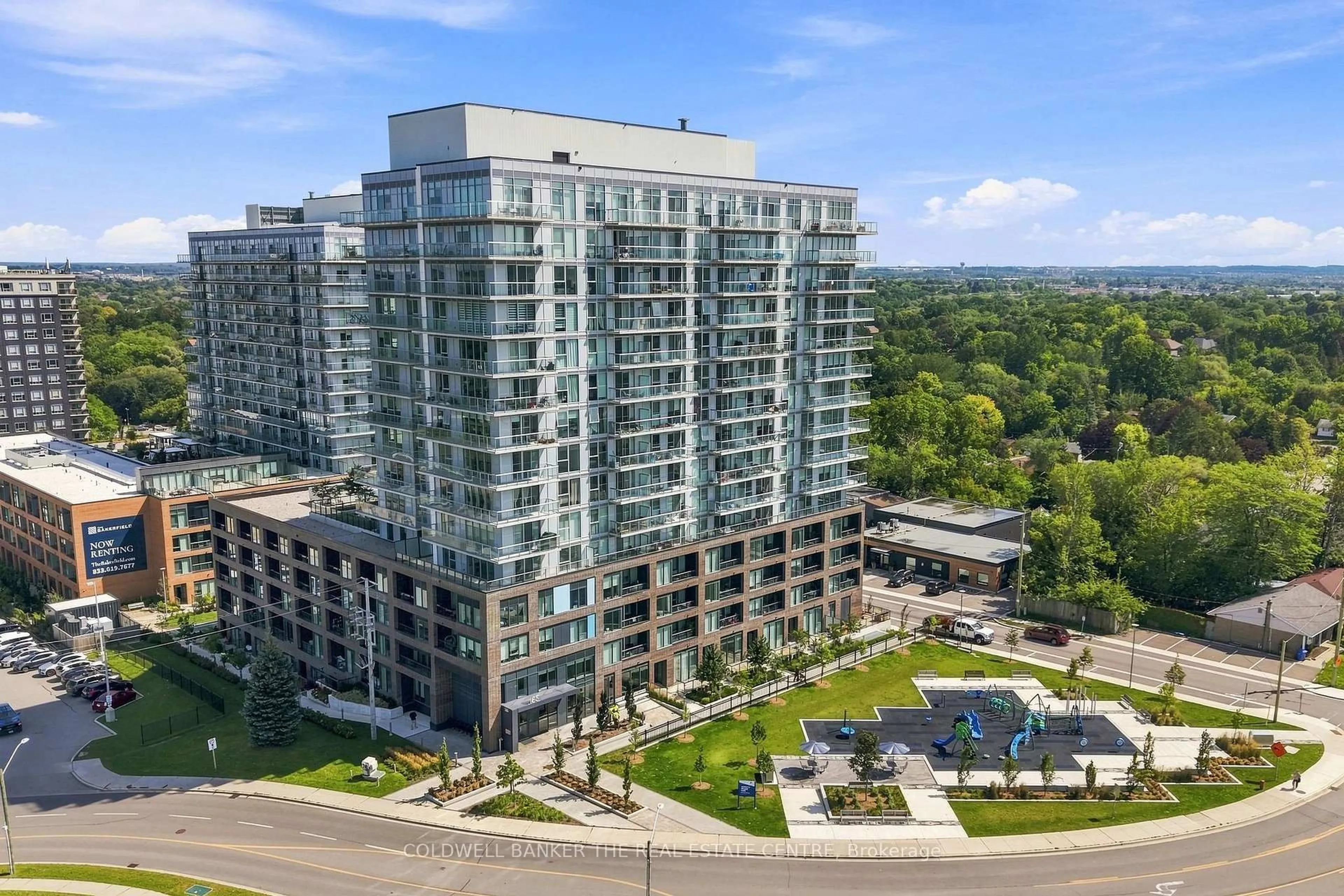 A pic from outside/outdoor area/front of a property/back of a property/a pic from drone, city buildings view from balcony for 185 Deerfield Rd #220, Newmarket Ontario L2Y 0G7