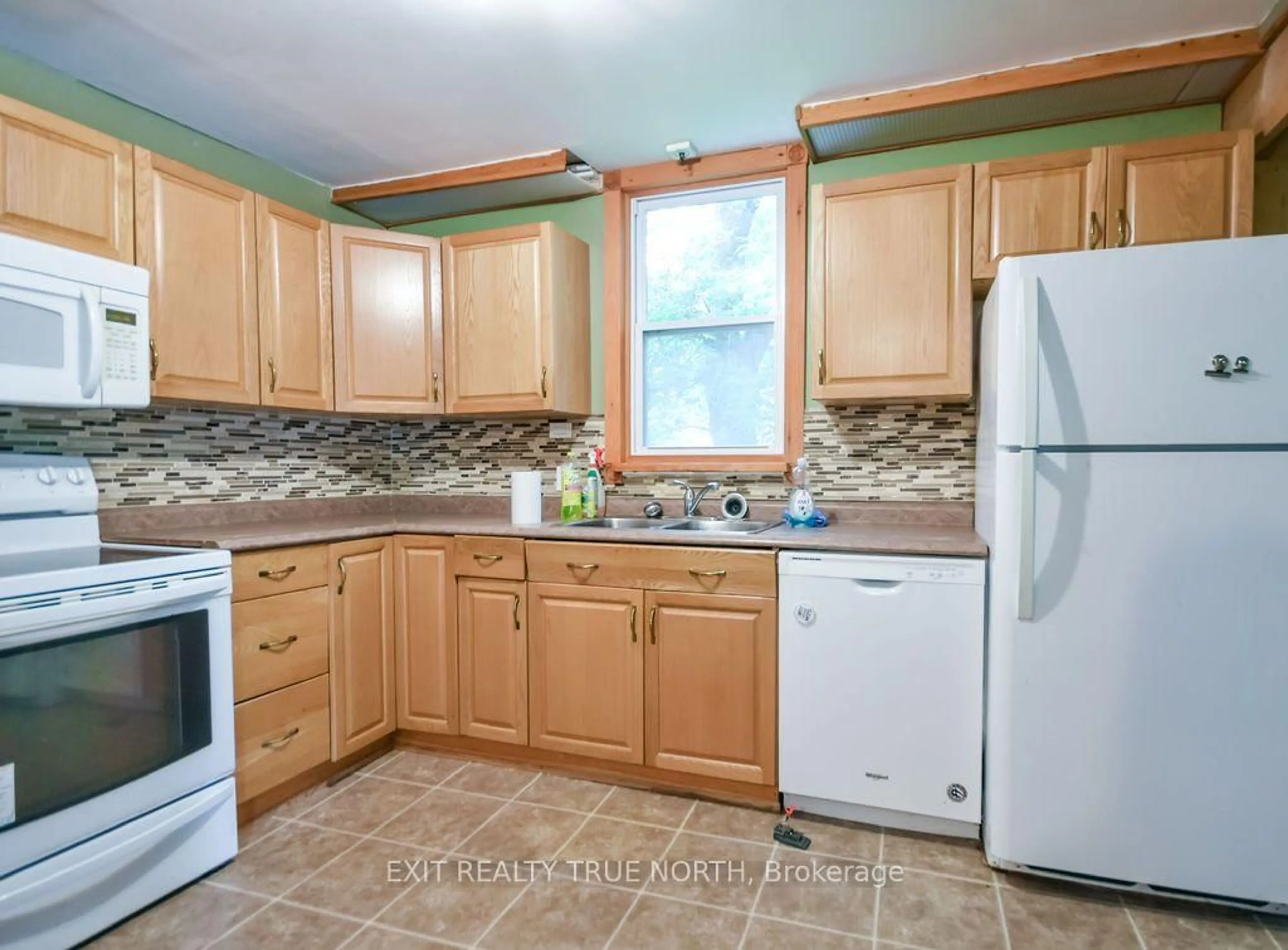Standard kitchen, unknown for 130 Sydenham St, Essa Ontario L0M 1B0
