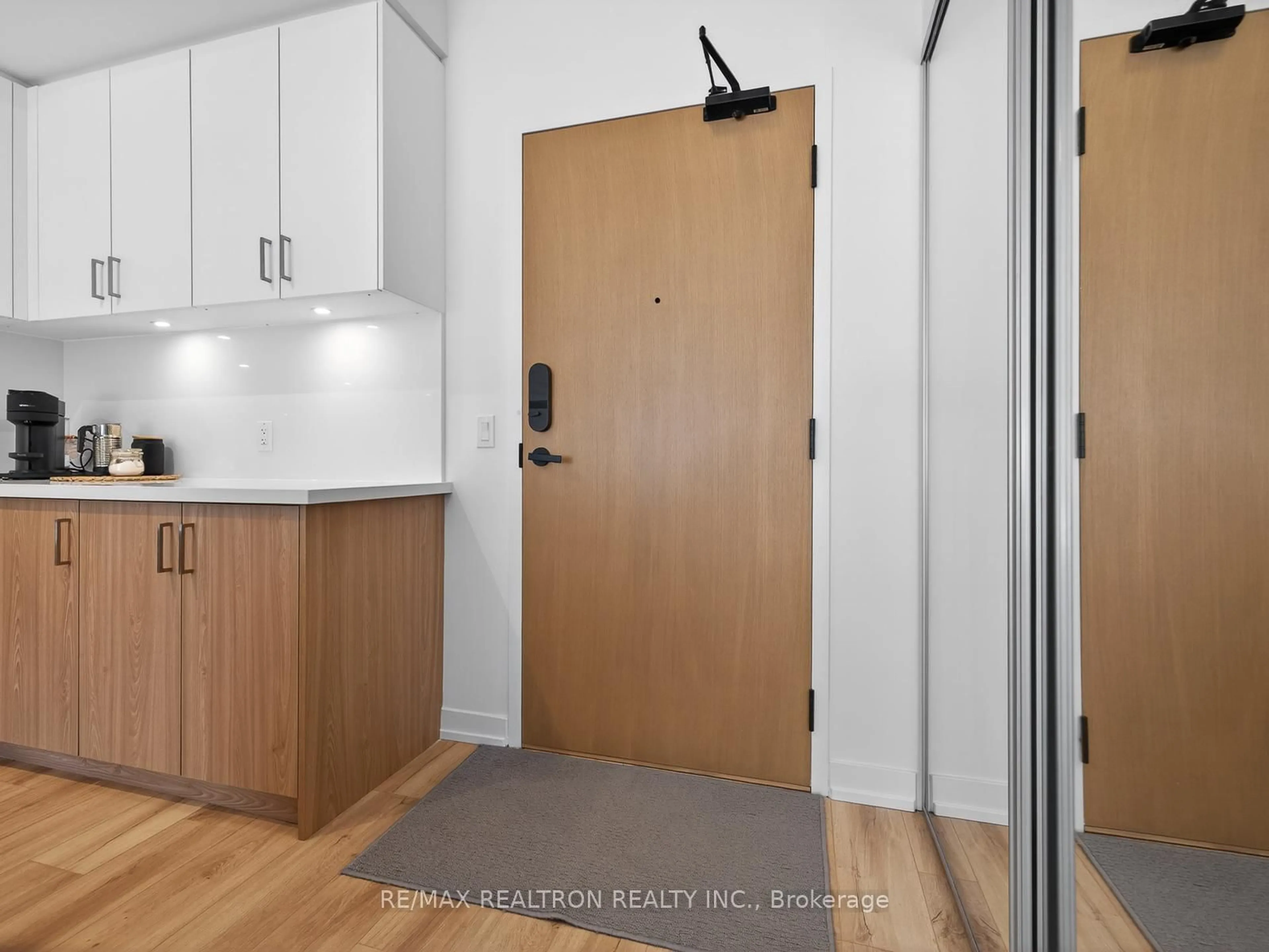 Indoor entryway for 333 Sunseeker Ave #149, Innisfil Ontario L9S 0R6